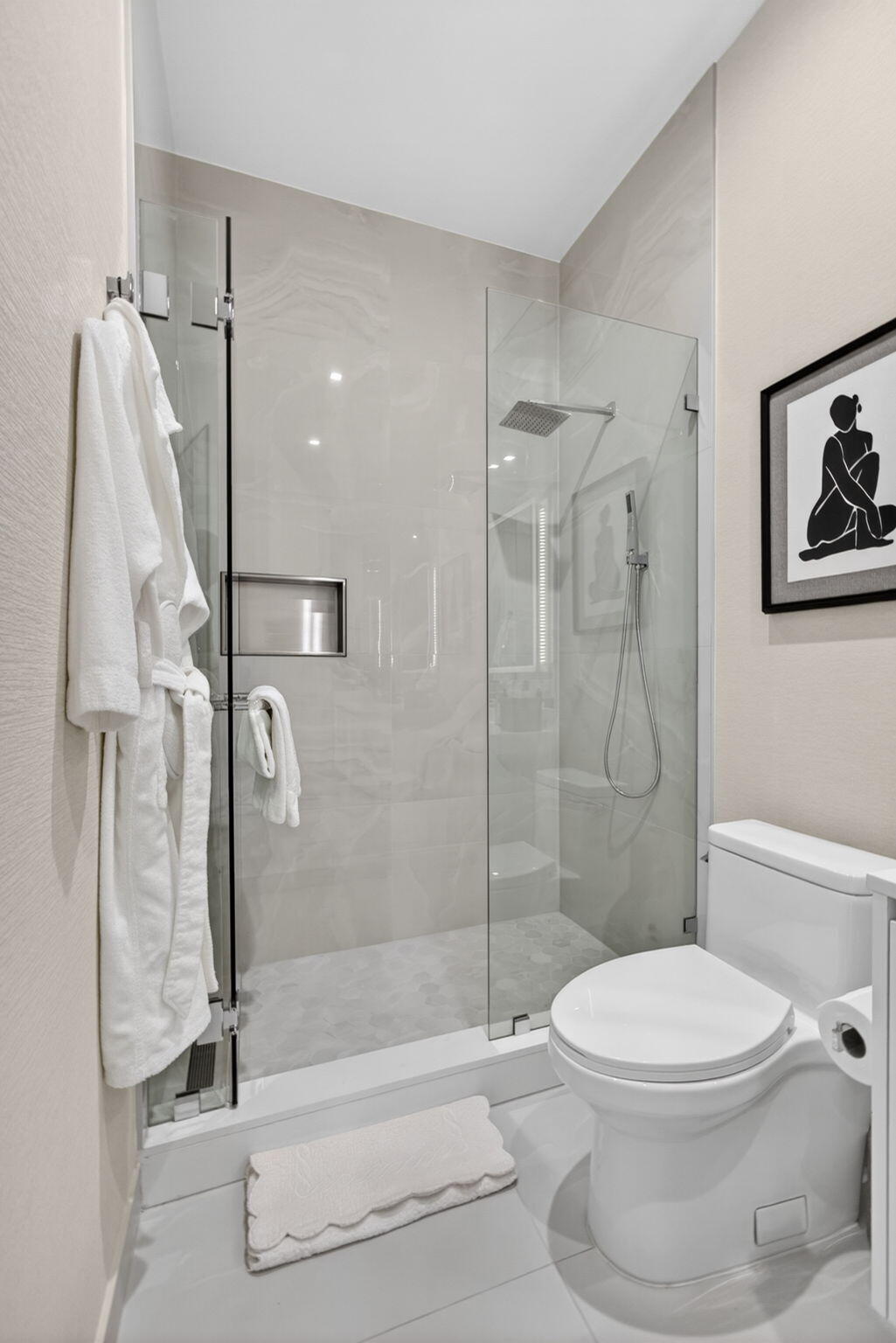 220 Lake Shore Drive 613