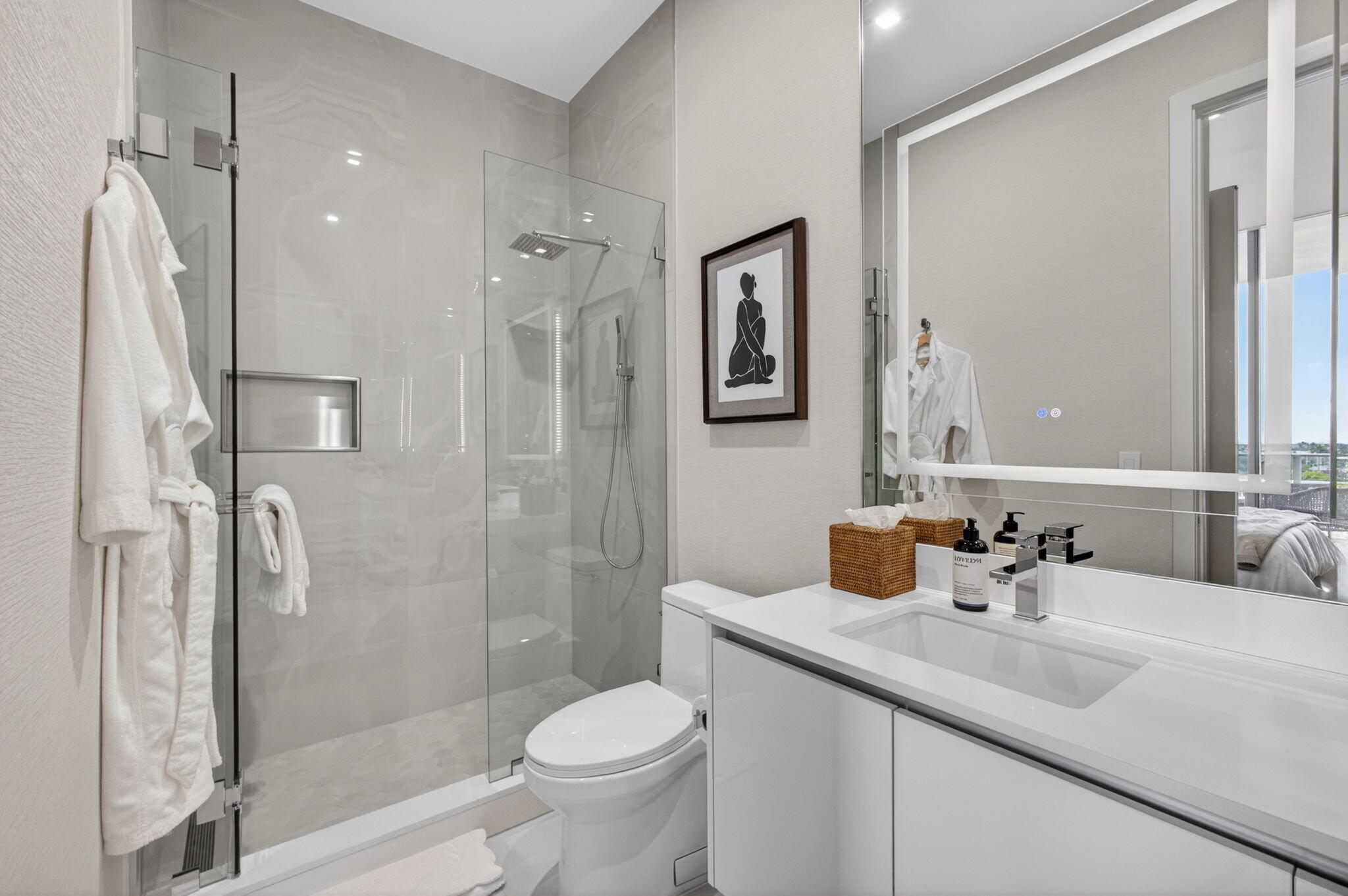 220 Lake Shore Drive 613
