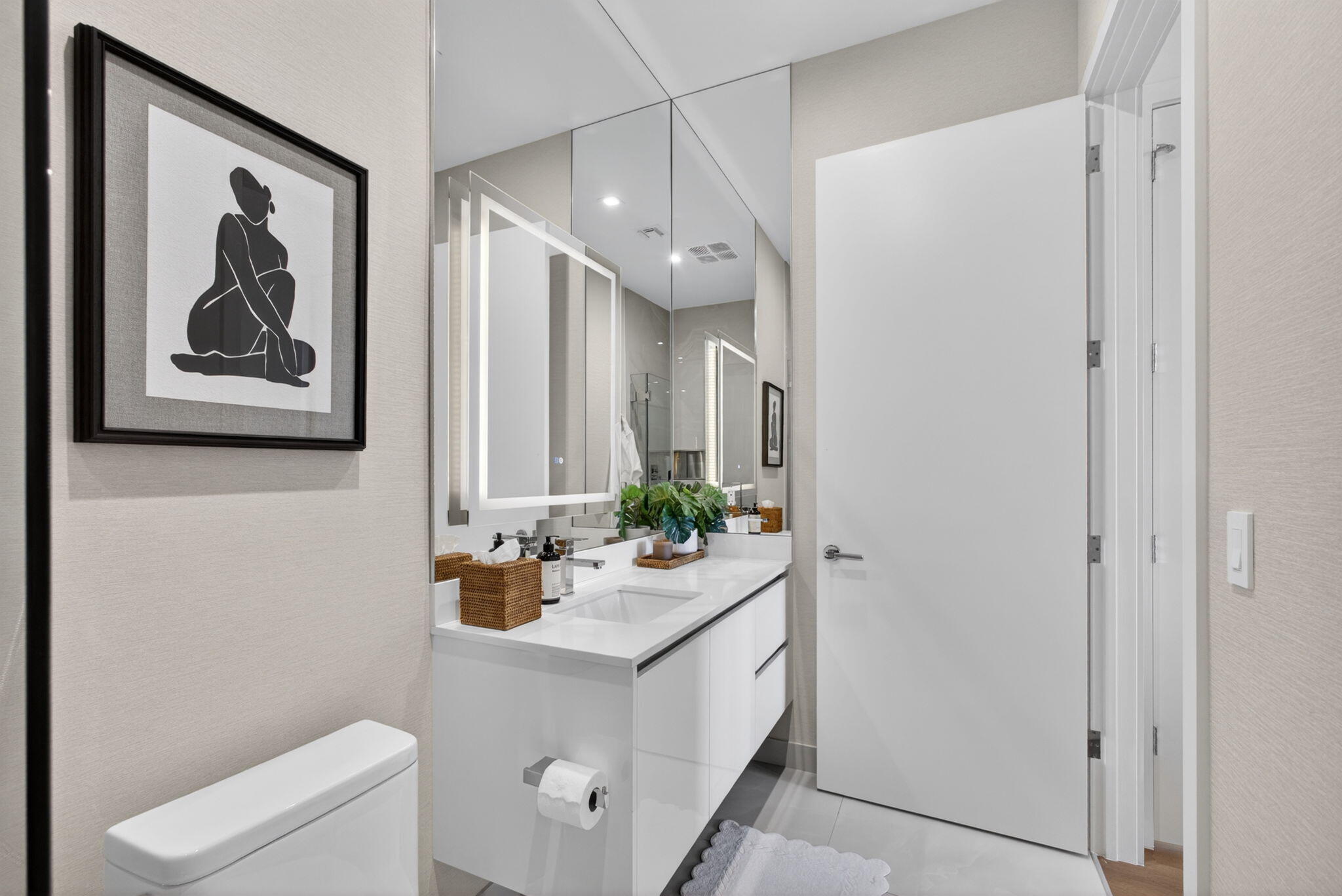 220 Lake Shore Drive 613