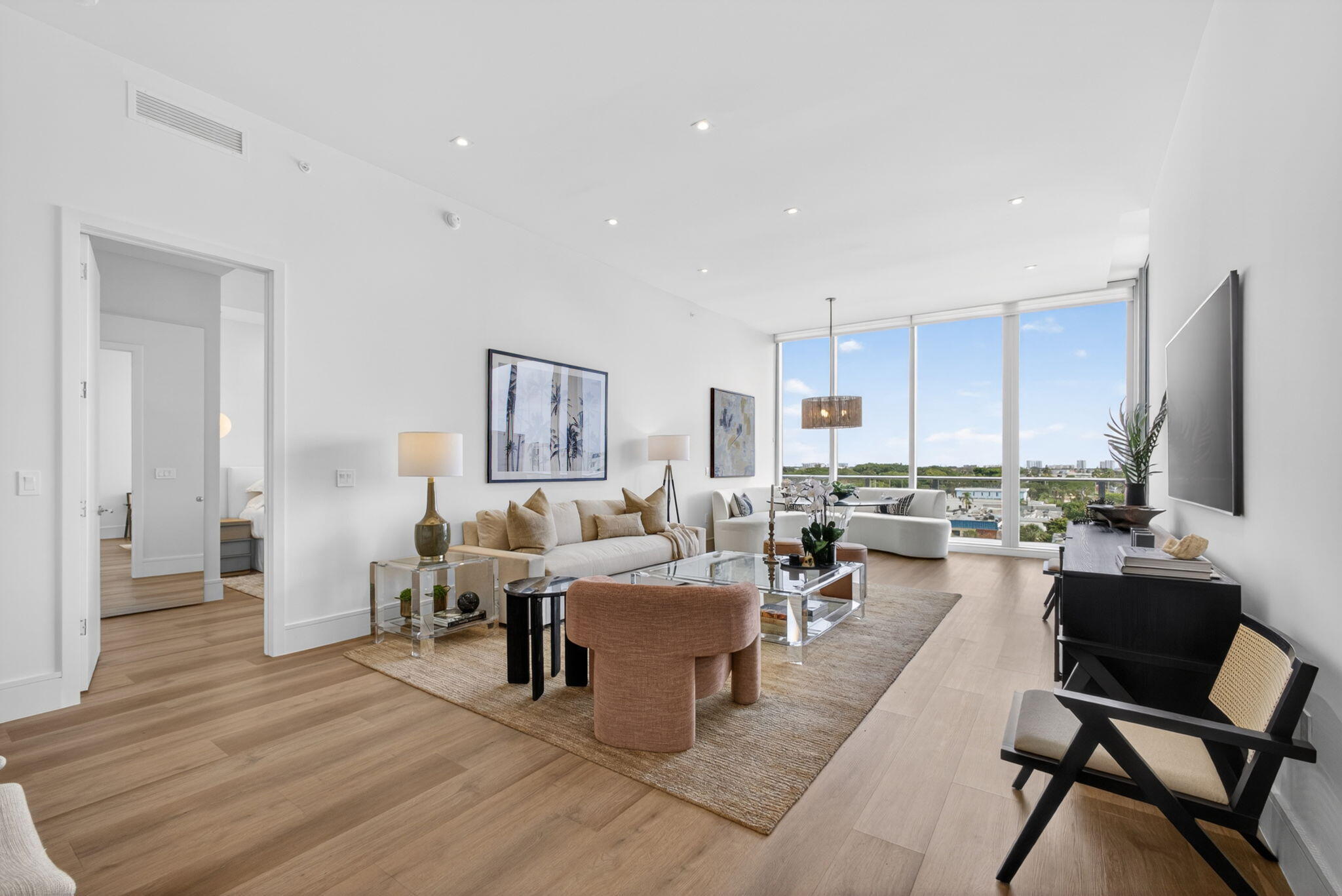 220 Lake Shore Drive 613