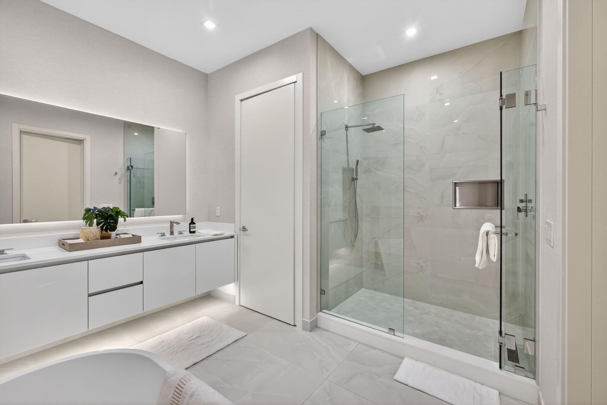 220 Lake Shore Drive 613