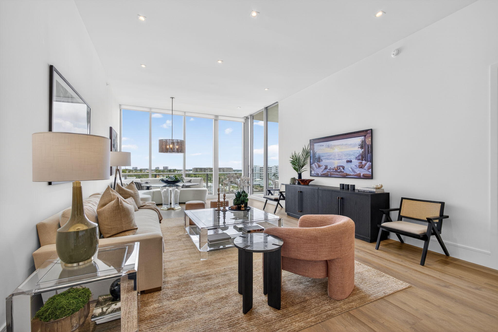 220 Lake Shore Drive 613
