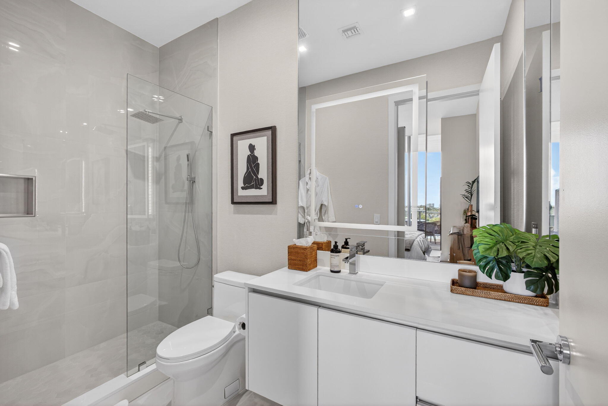 220 Lake Shore Drive 613