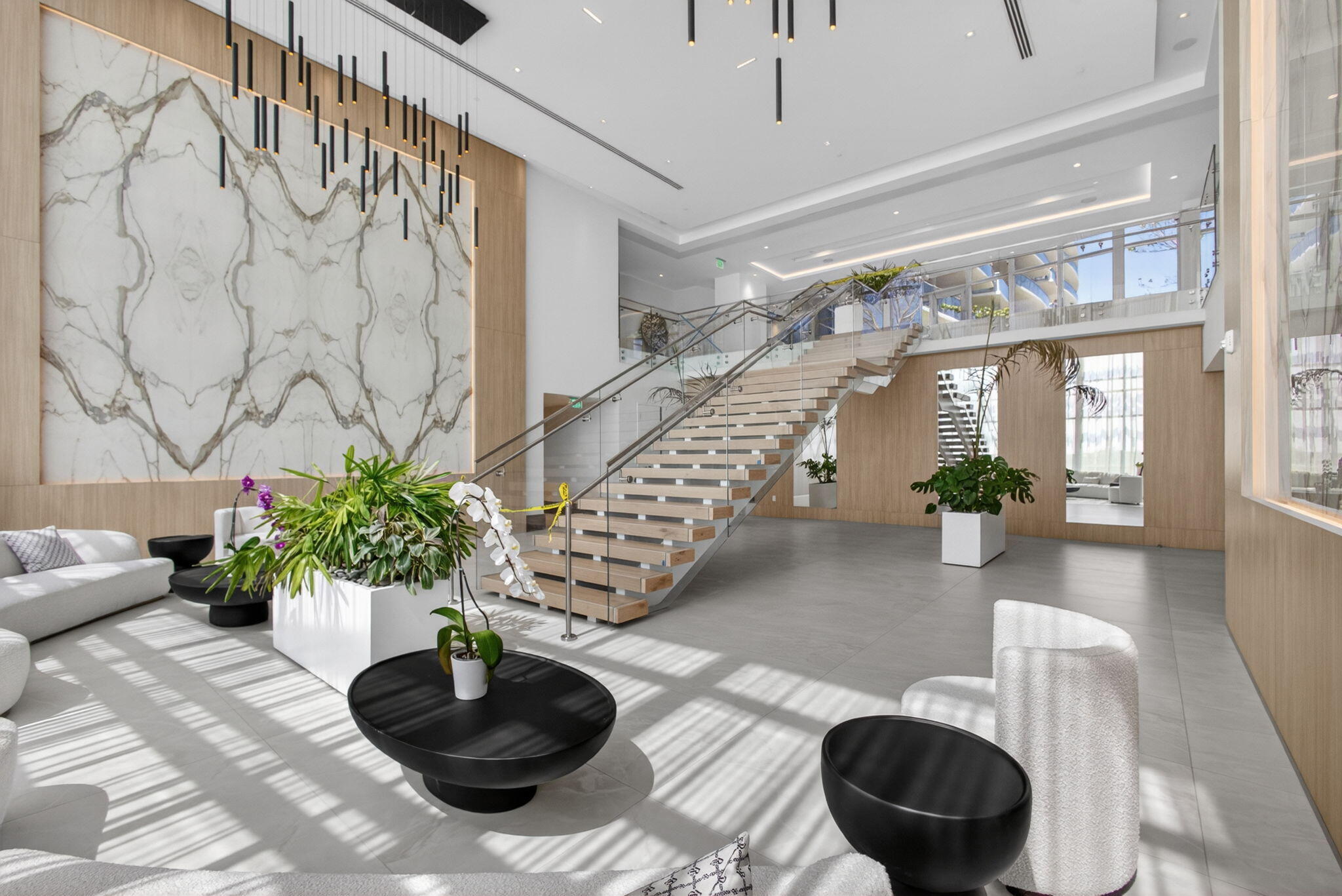 220 Lake Shore Drive 613
