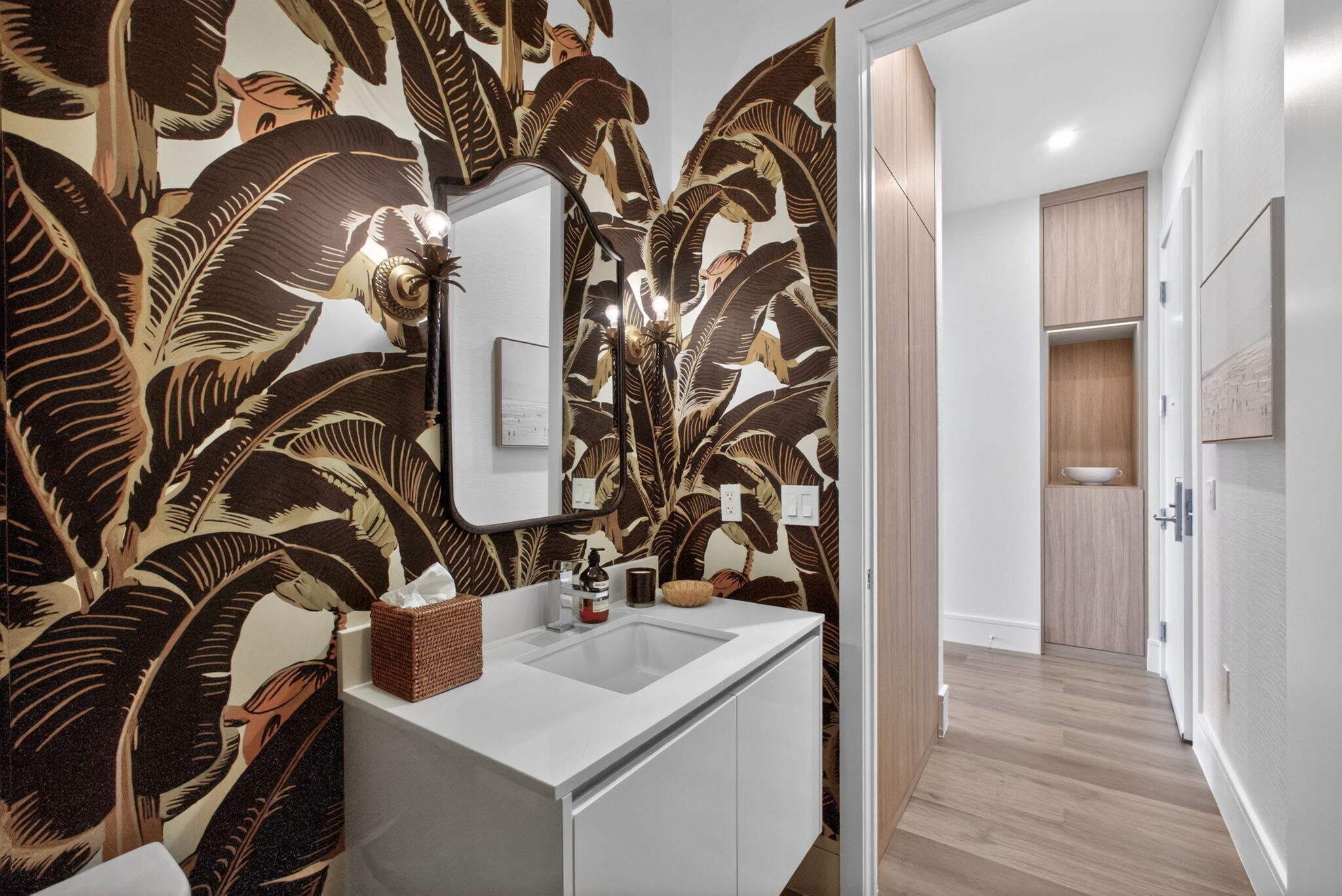 220 Lake Shore Drive 613