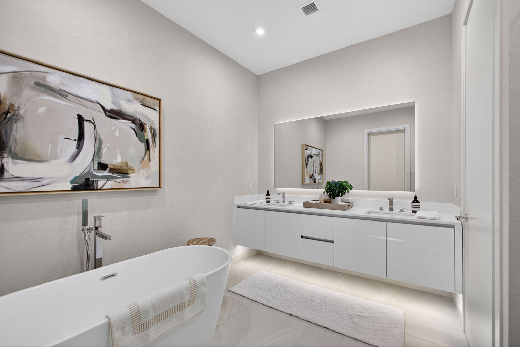 220 Lake Shore Drive 613