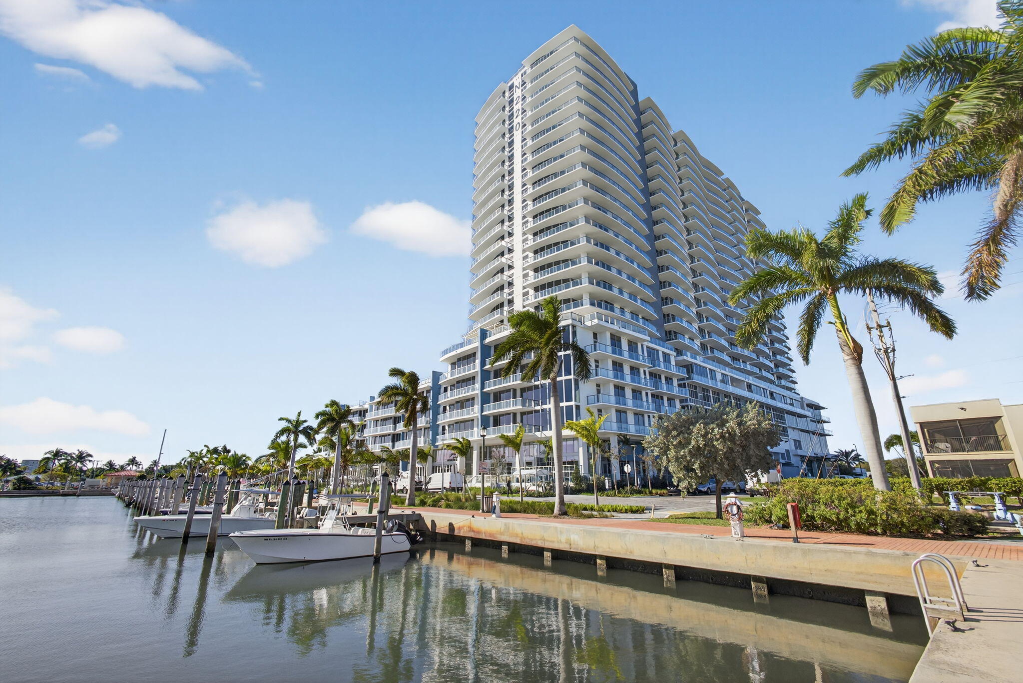 220 Lake Shore Drive 613