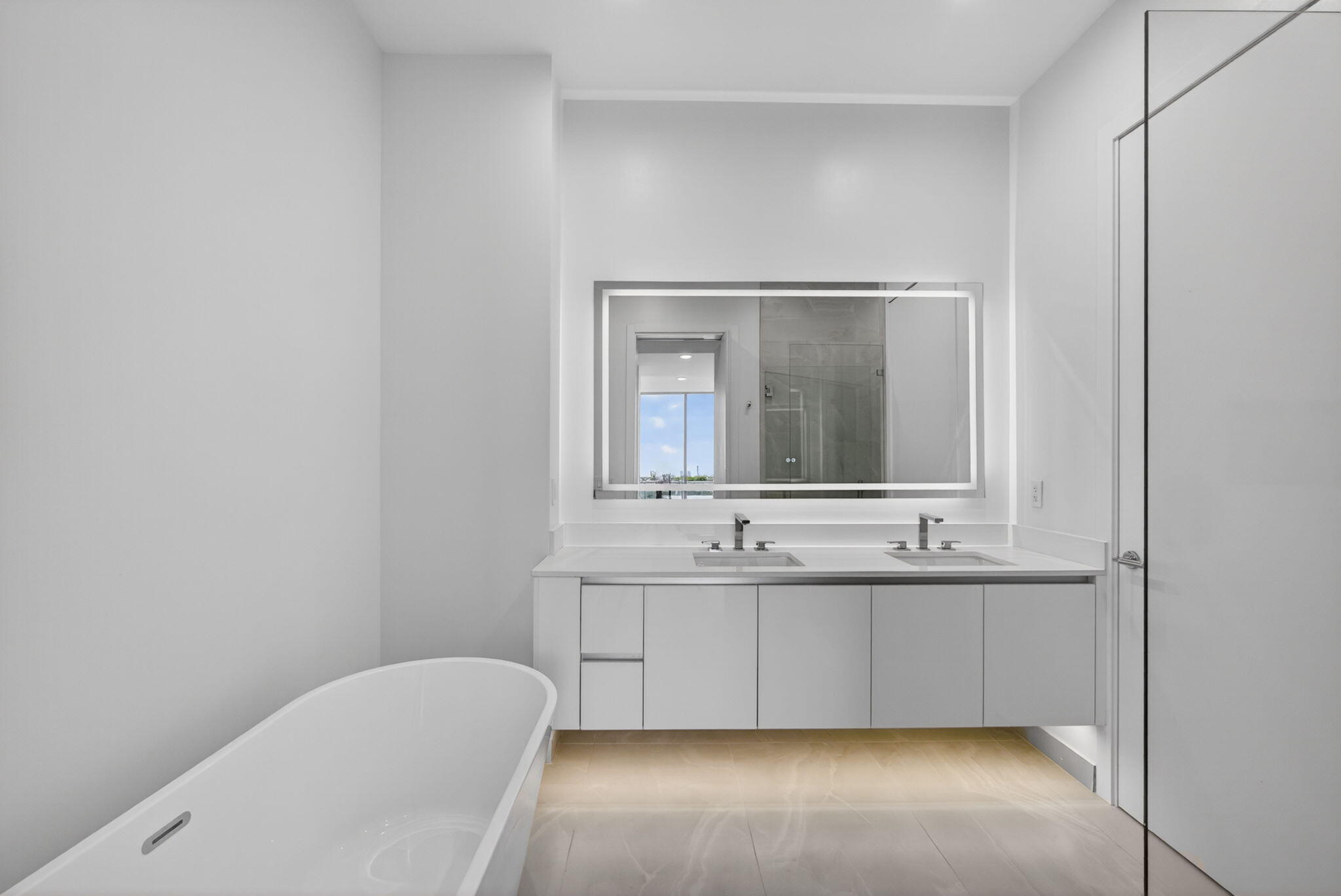 220 Lake Shore Drive 617