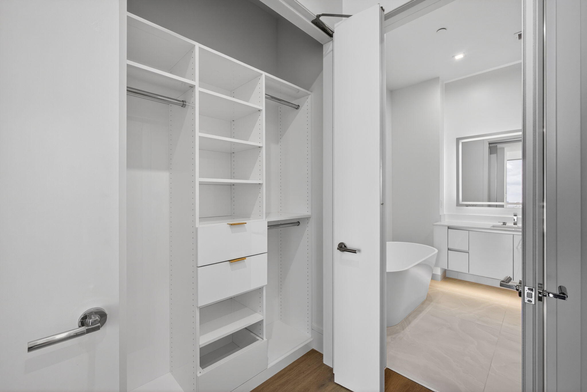 220 Lake Shore Drive 617