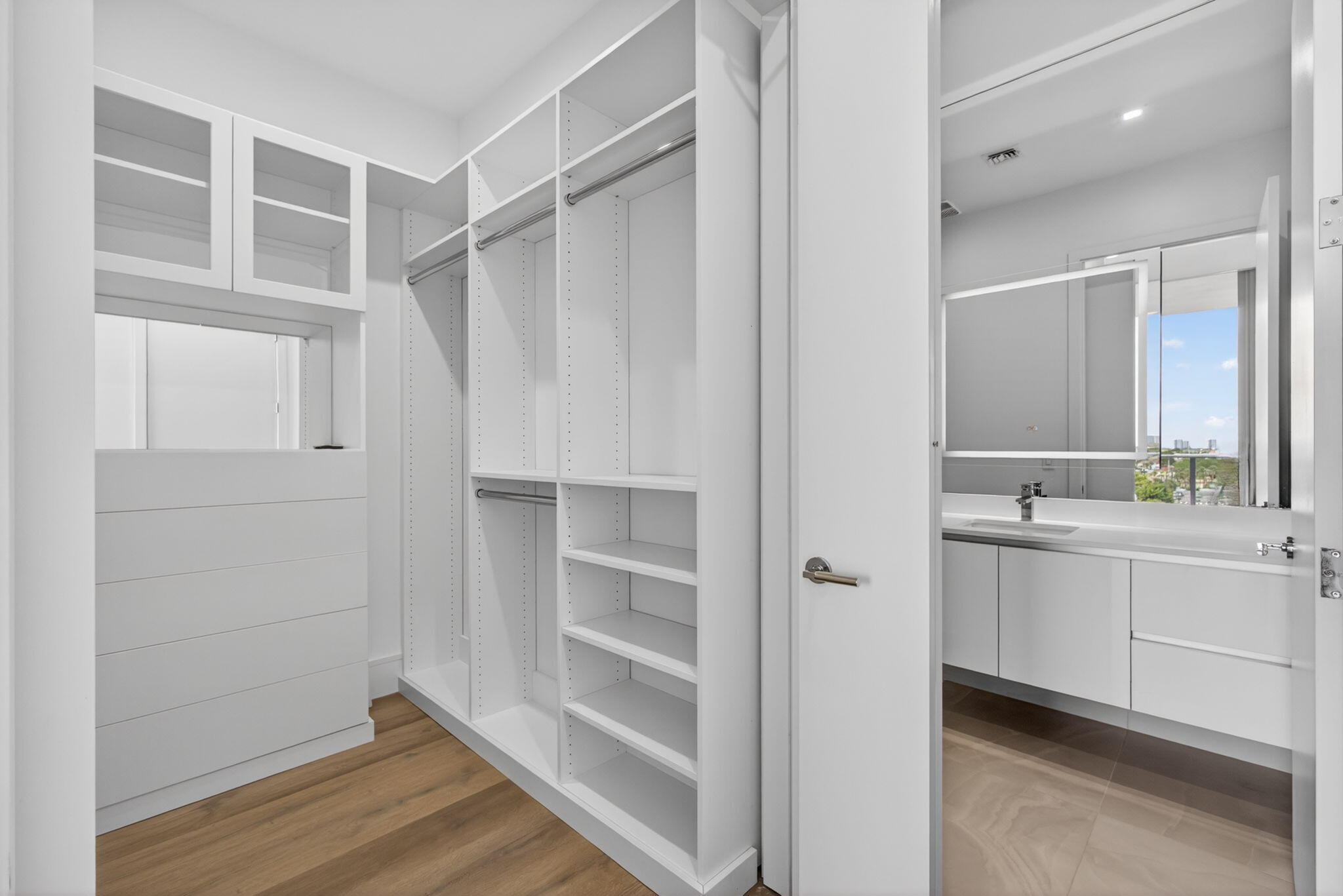 220 Lake Shore Drive 617