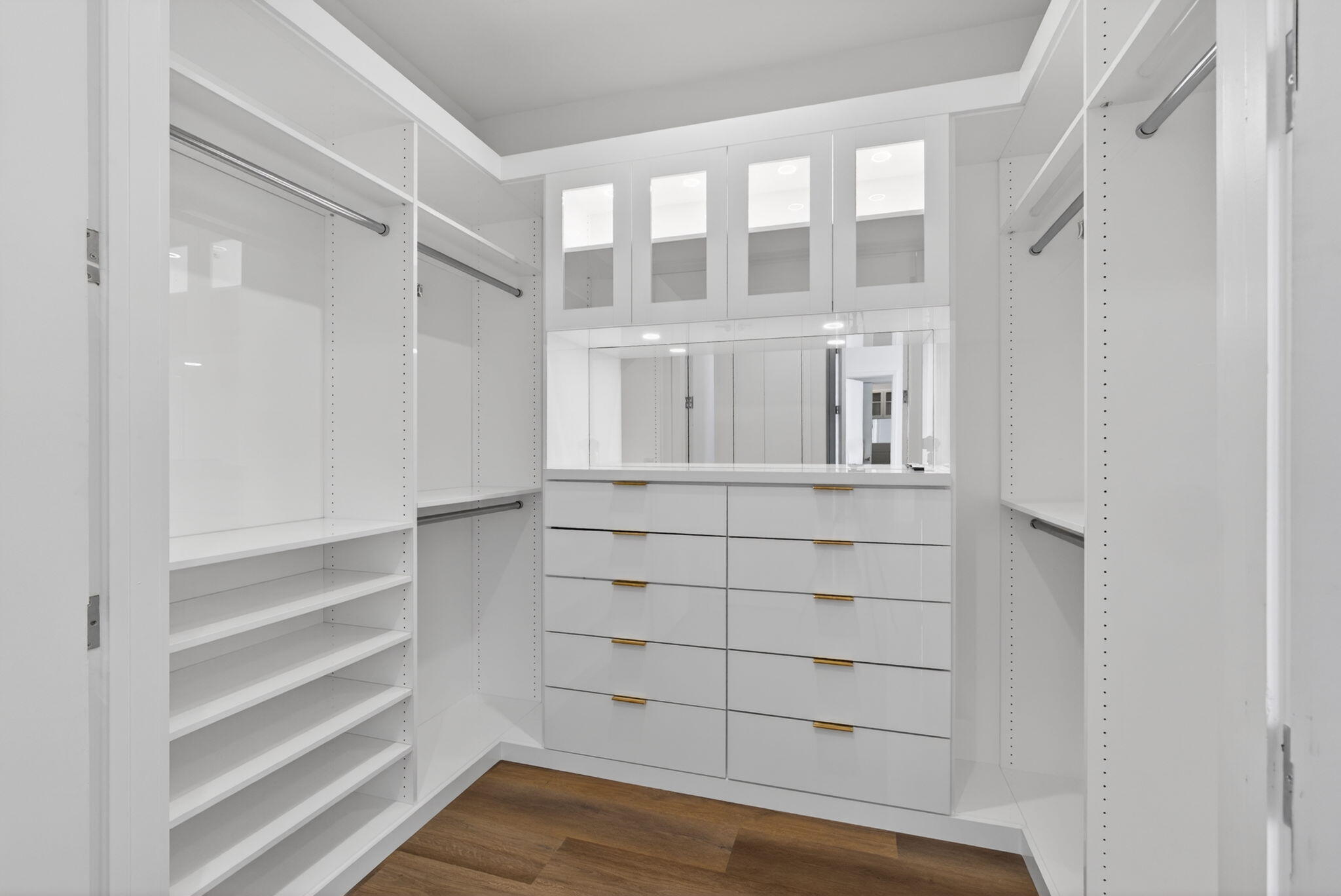 220 Lake Shore Drive 617