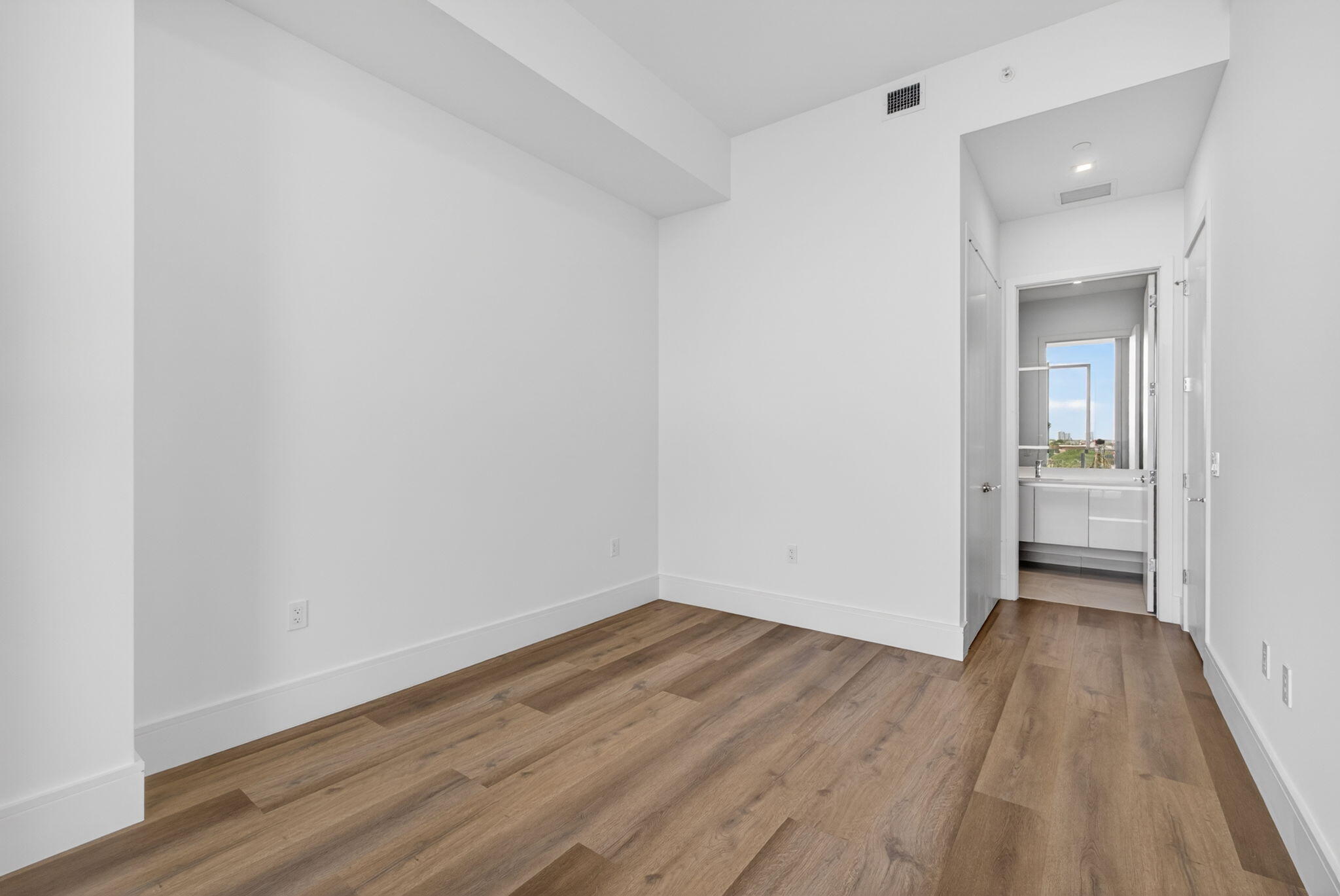 220 Lake Shore Drive 617