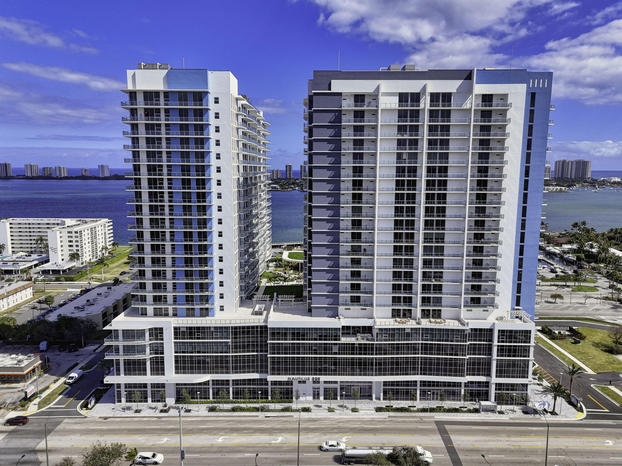 220 Lake Shore Drive 617