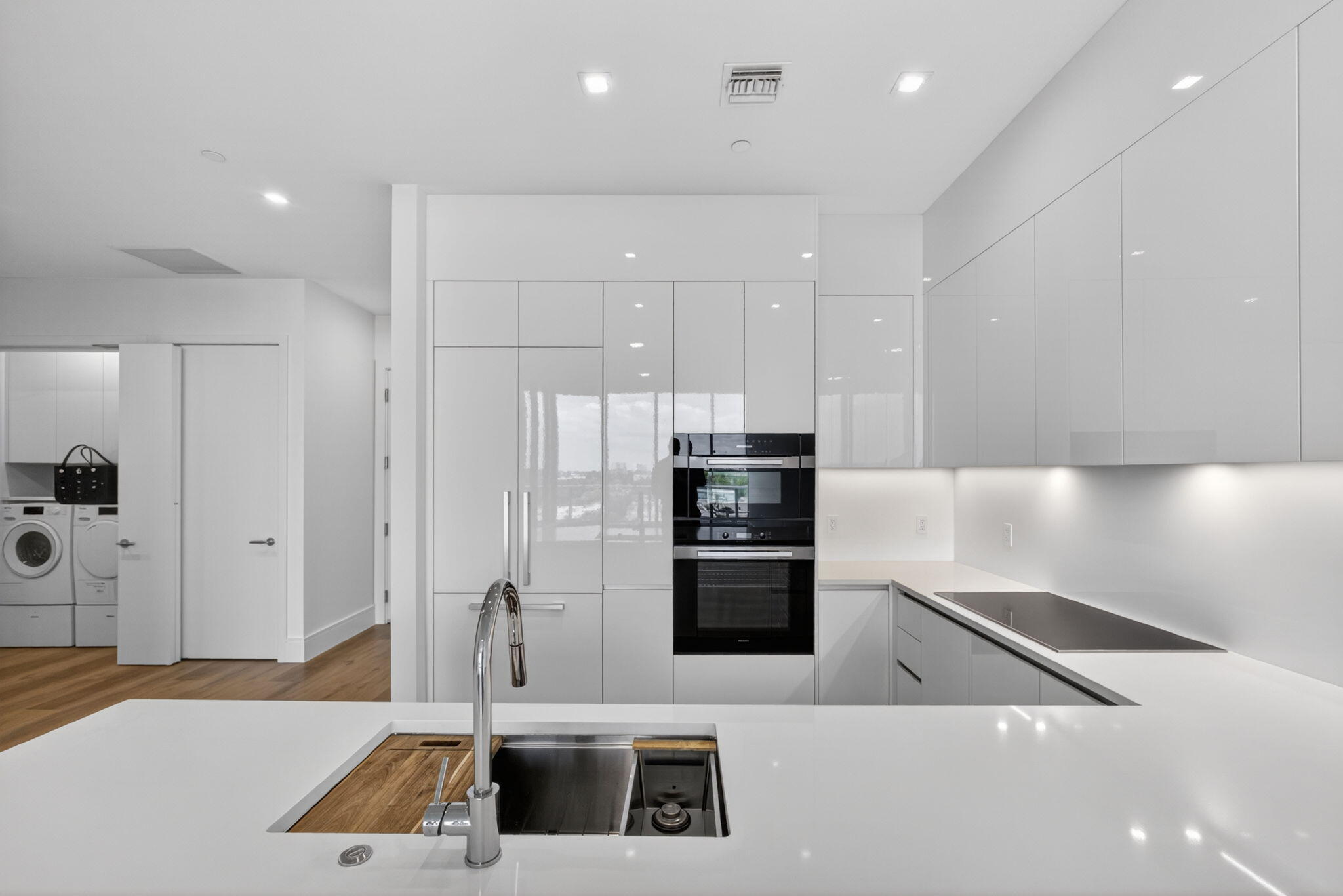 220 Lake Shore Drive 617