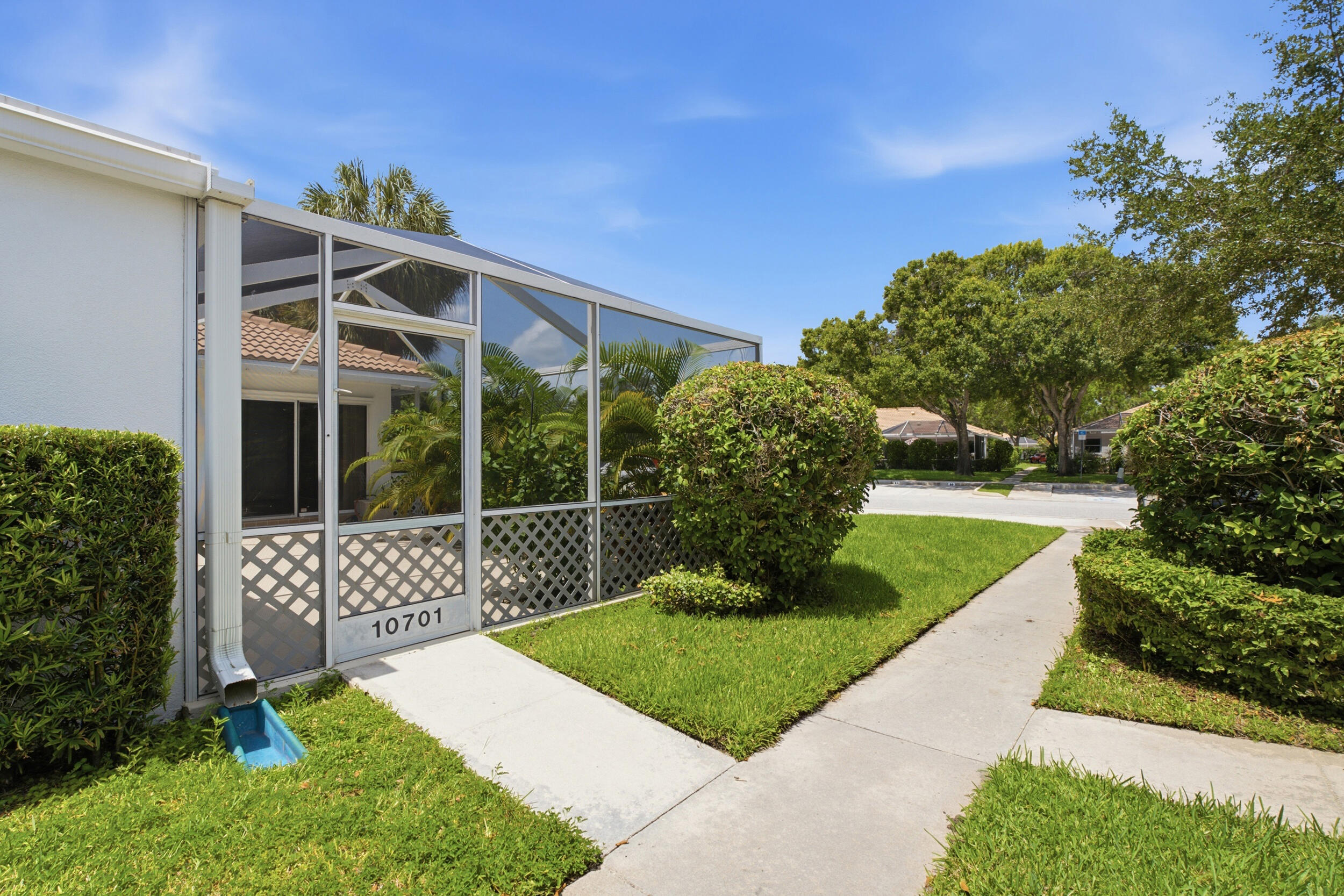 10701 Chapman Oak Court