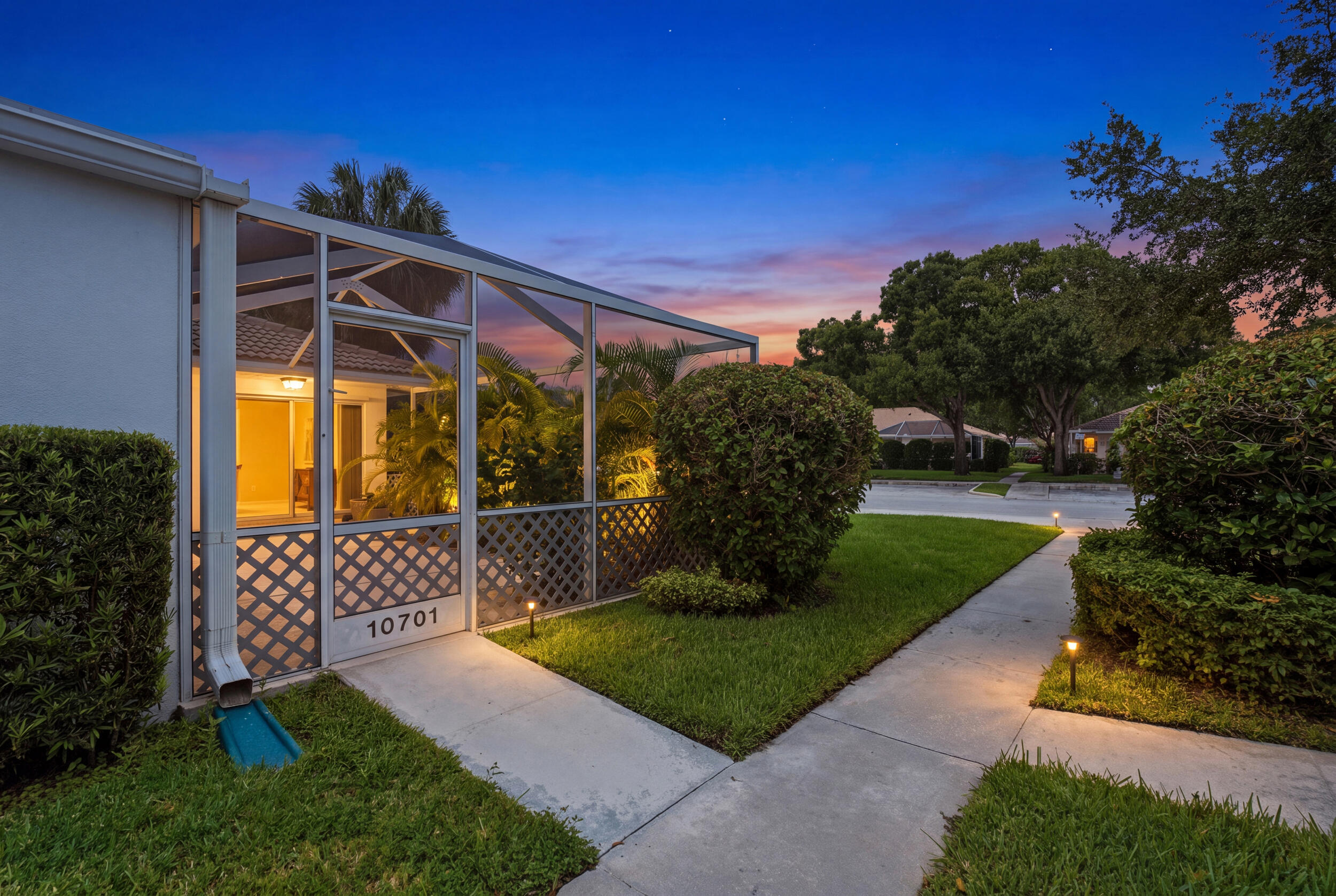 10701 Chapman Oak Court