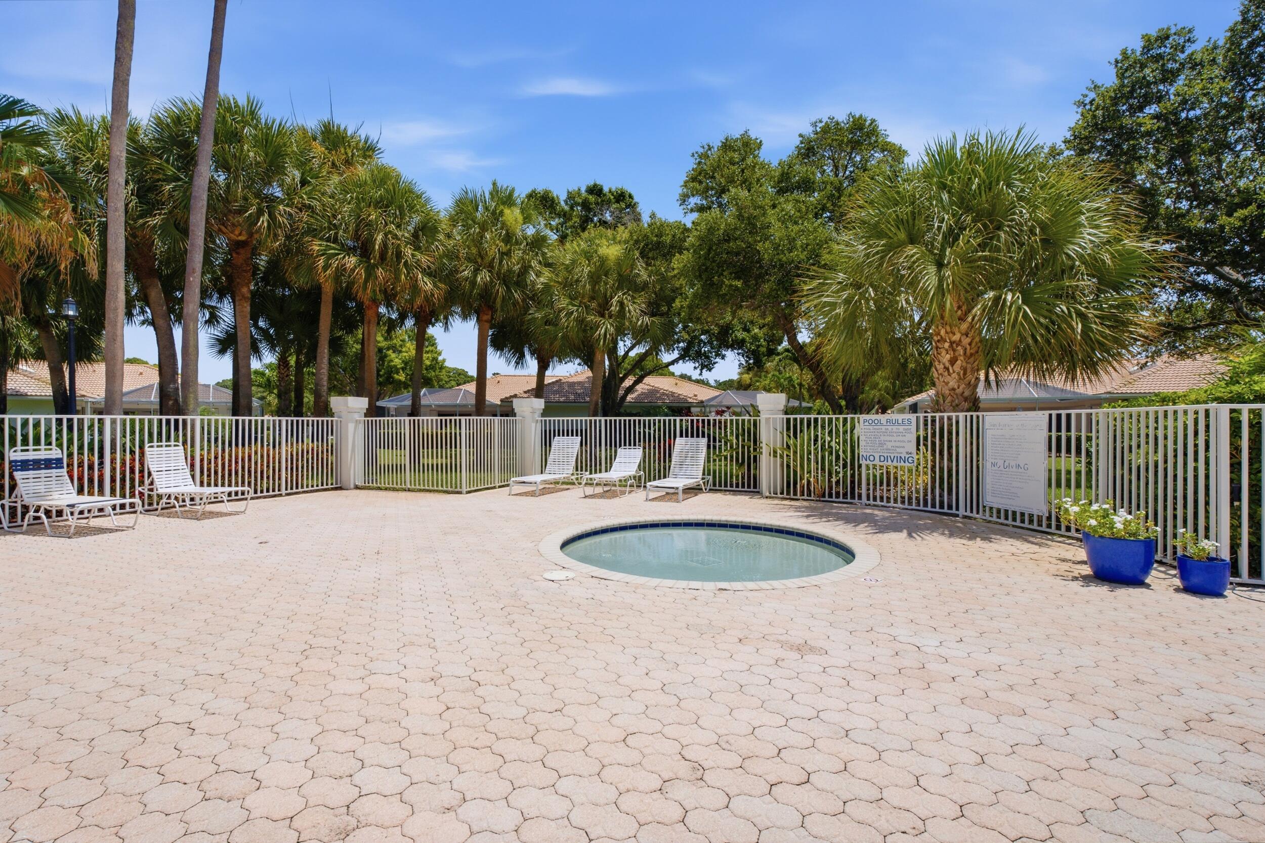 10701 Chapman Oak Court