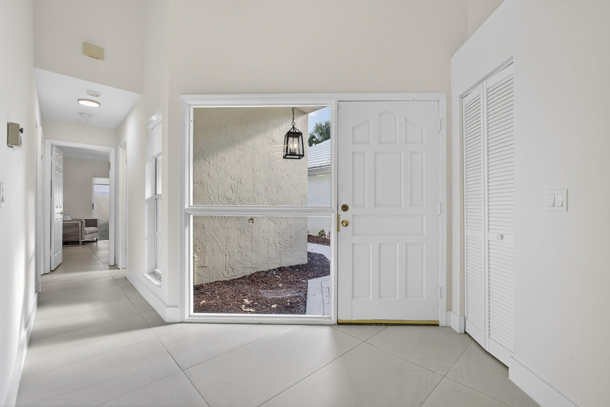 18 SELBY Lane