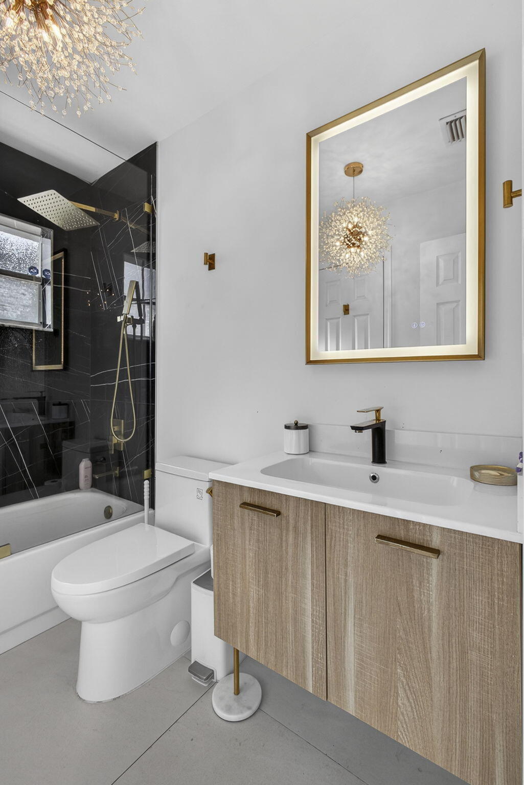 18 SELBY Lane