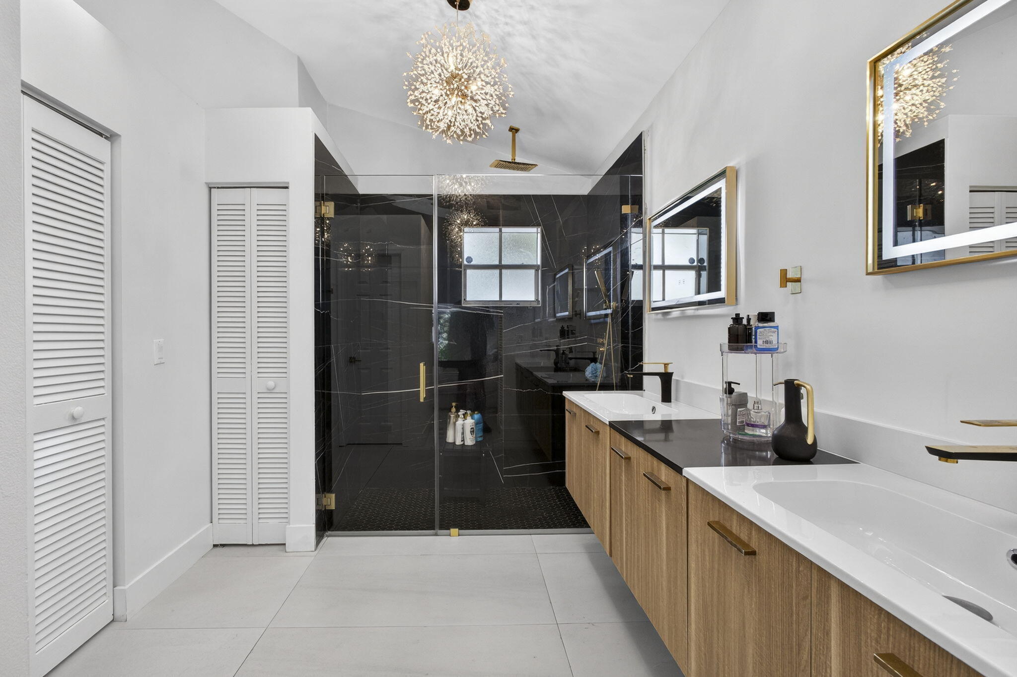 18 SELBY Lane