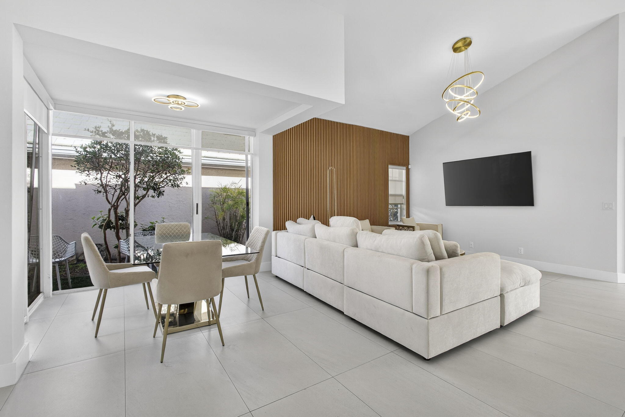 18 SELBY Lane