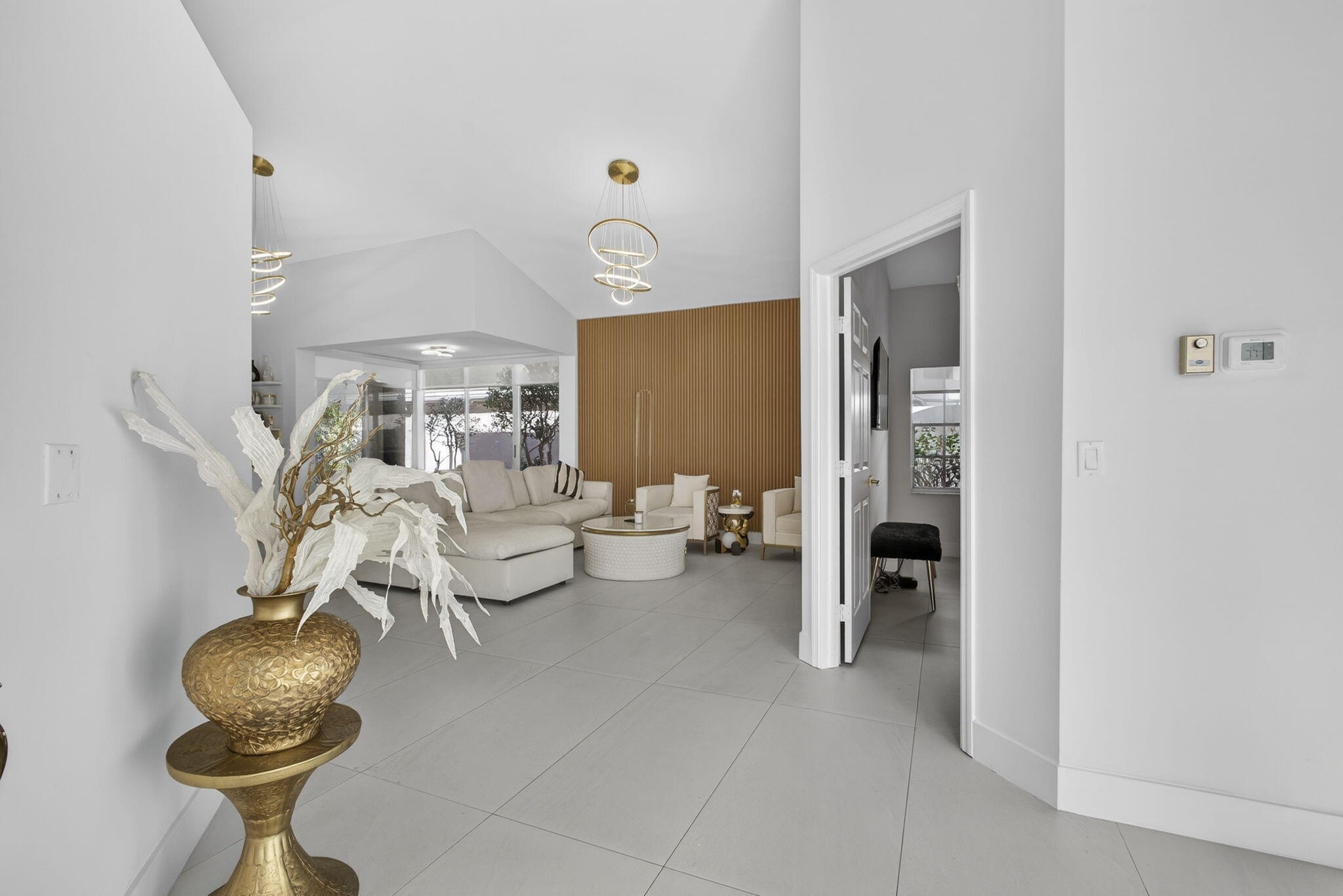 18 SELBY Lane