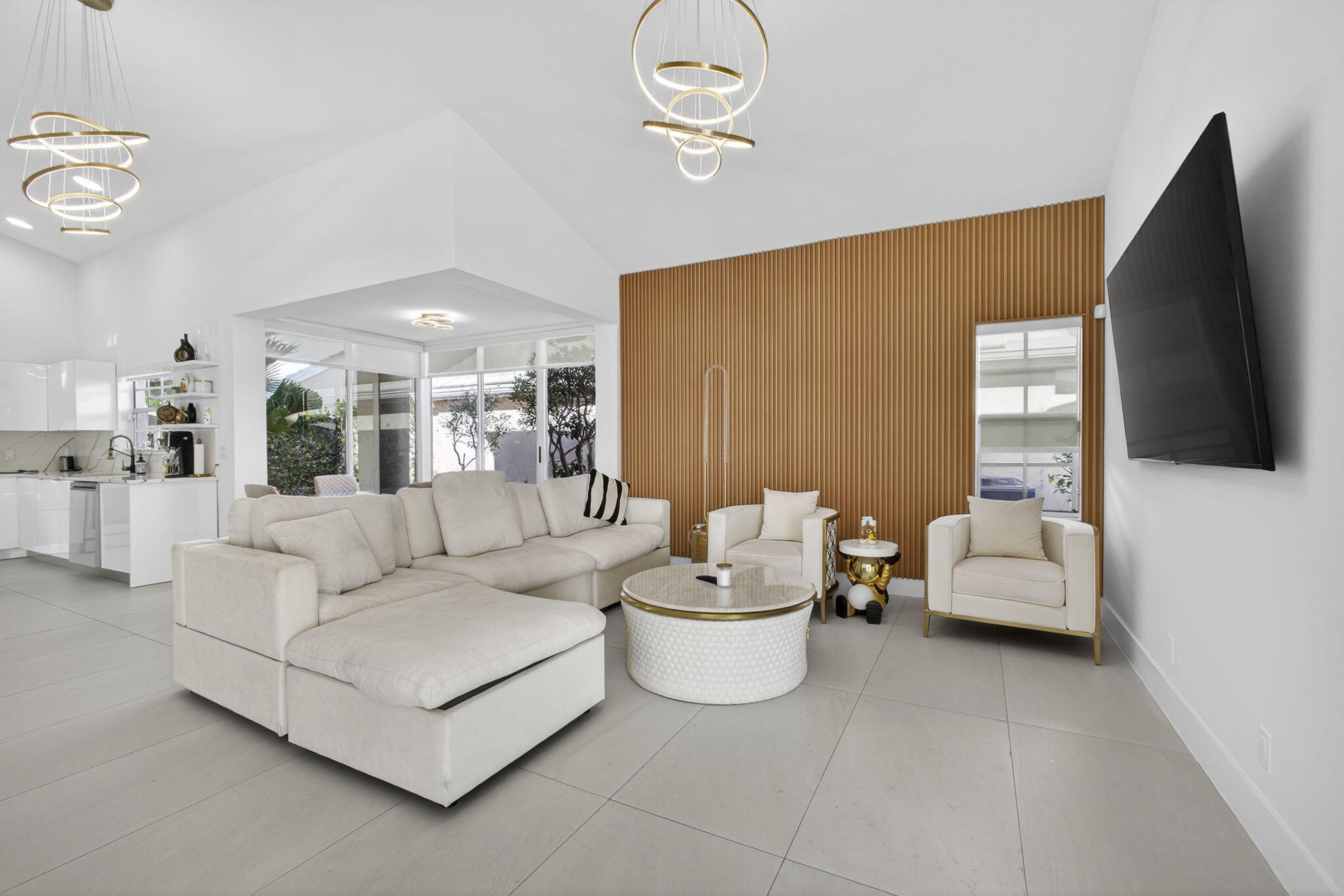 18 SELBY Lane