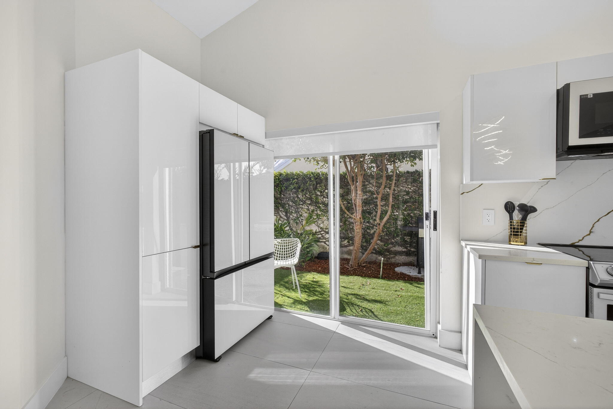 18 SELBY Lane