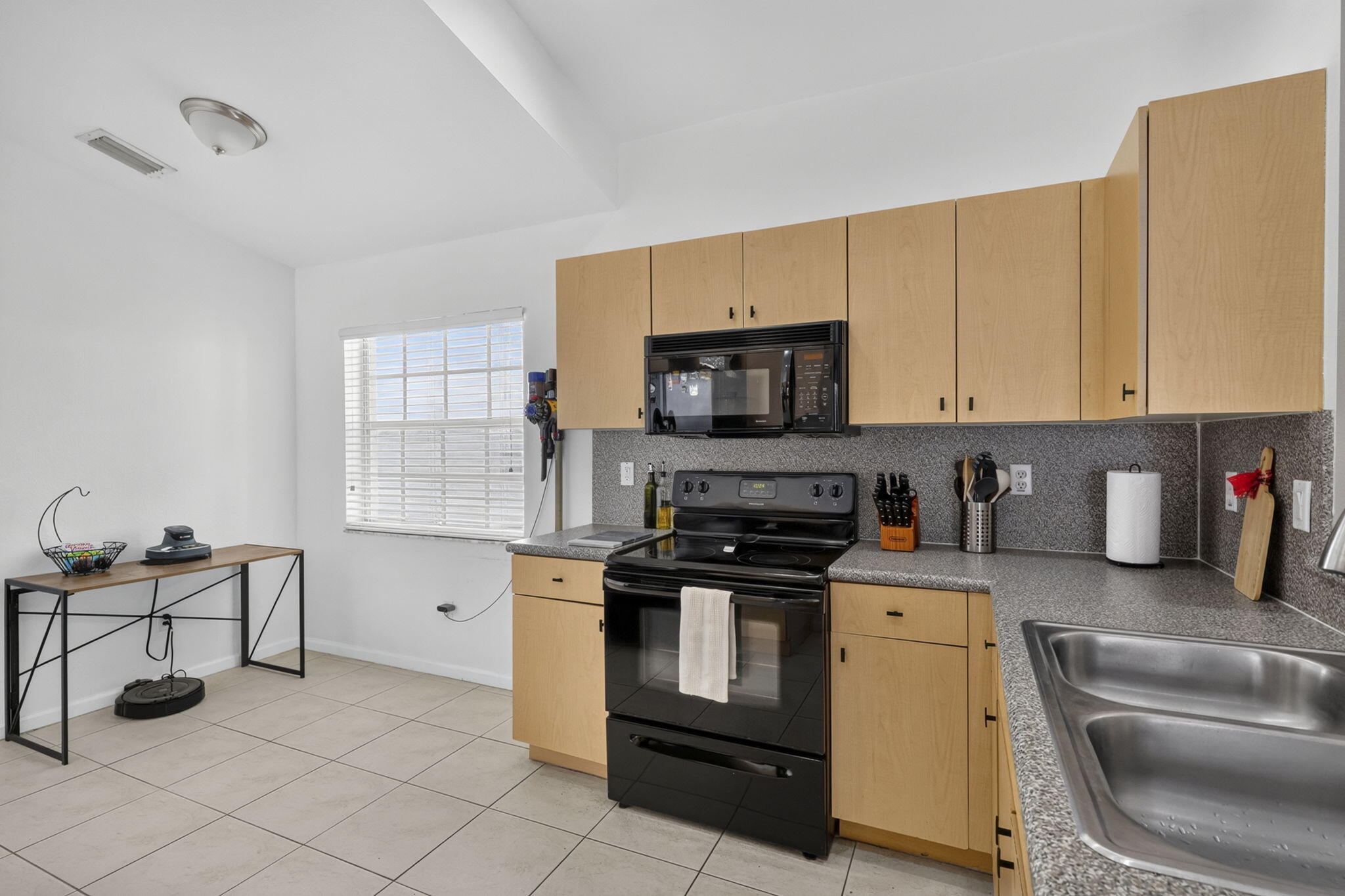 5088 NORTHERN LIGHTS Drive