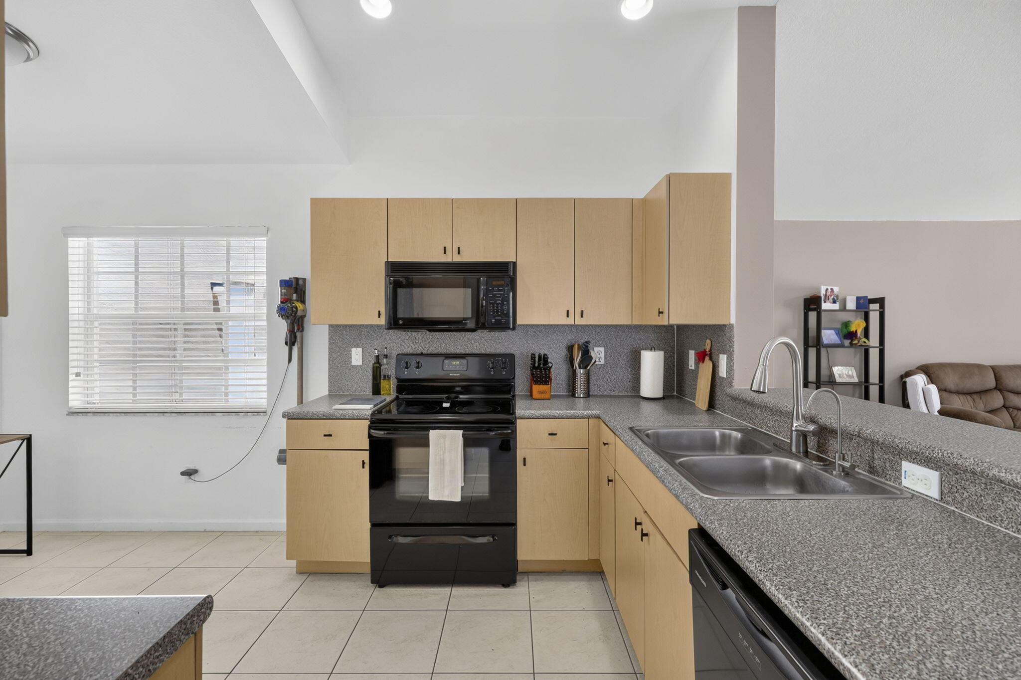 5088 NORTHERN LIGHTS Drive