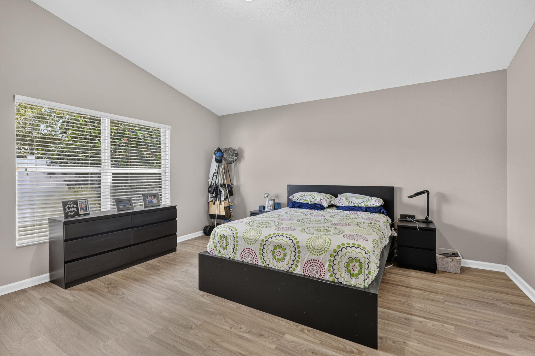 5088 NORTHERN LIGHTS Drive