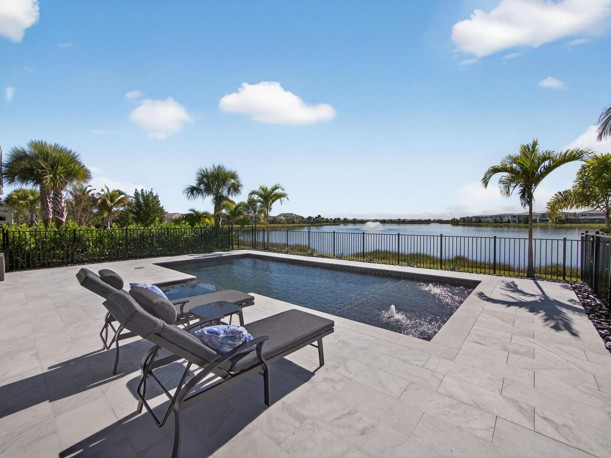 10370 Northbrook Circle