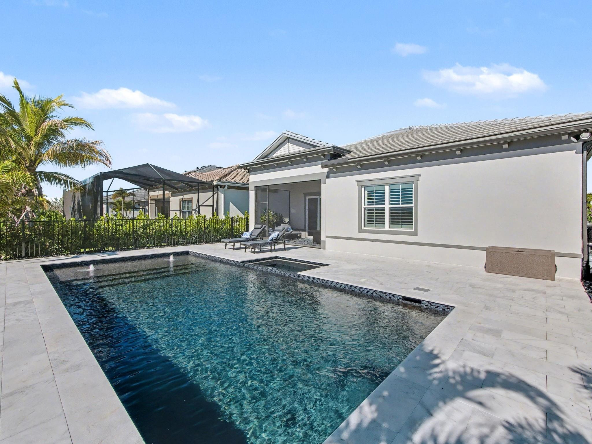 10370 Northbrook Circle