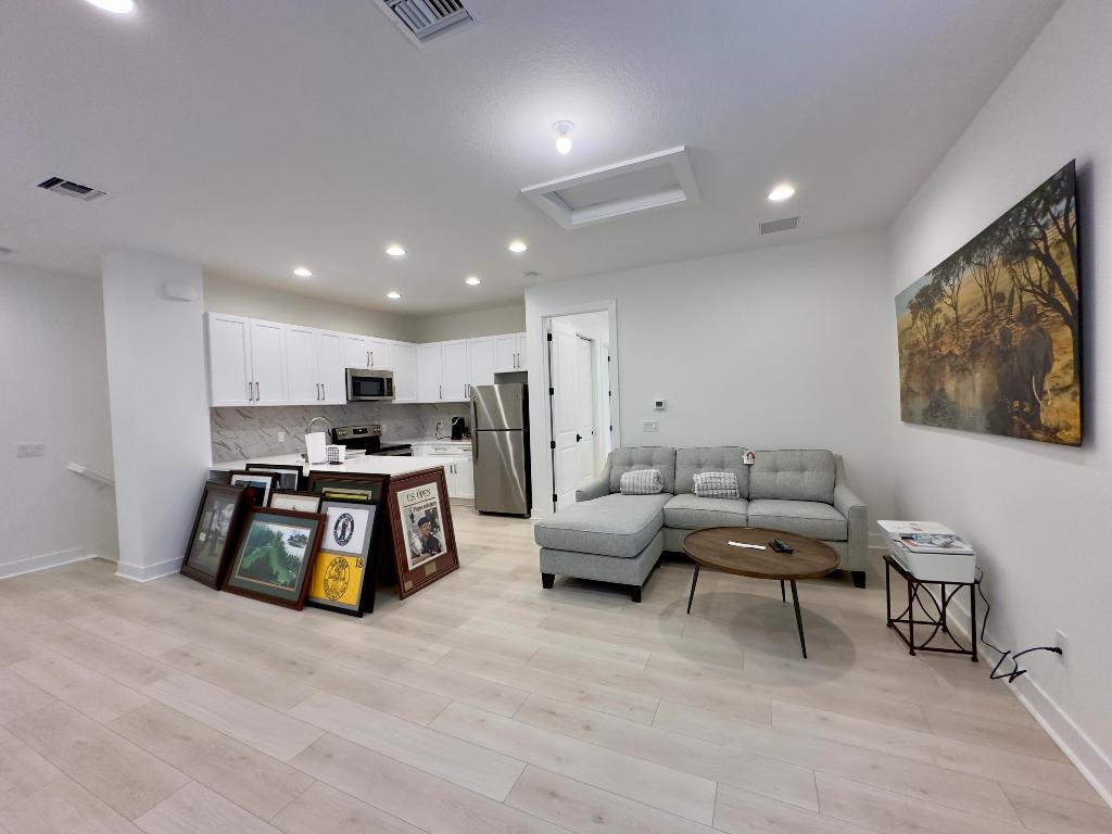 5052 Grandiflora Road Casita