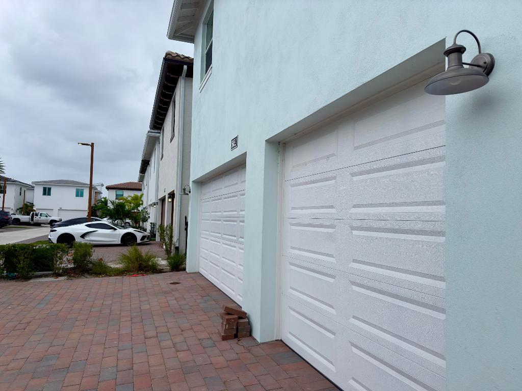 5052 Grandiflora Road Casita