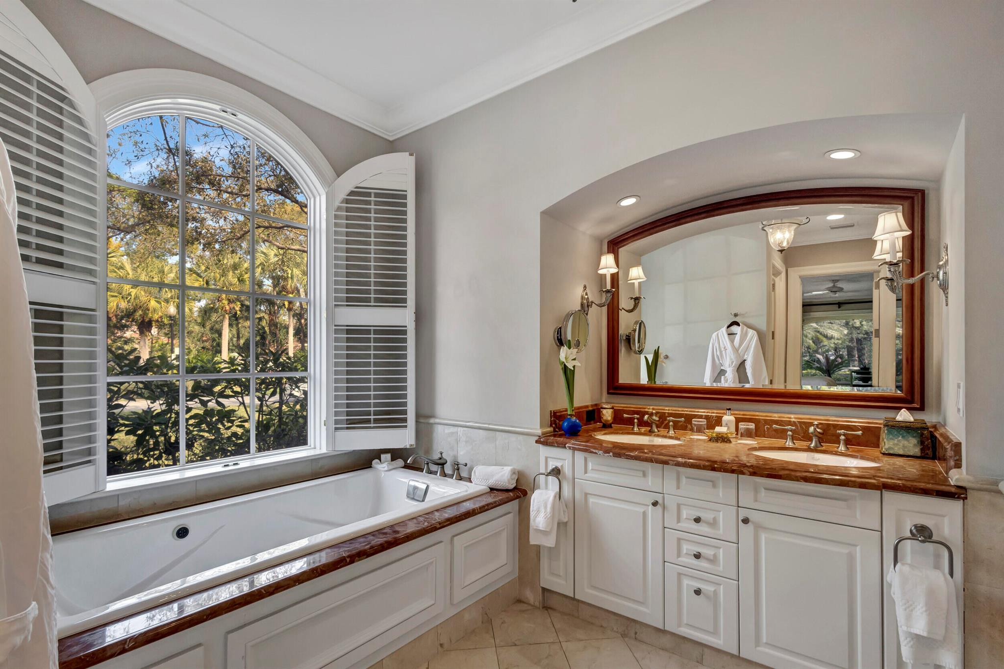 202 Royal Tern Court