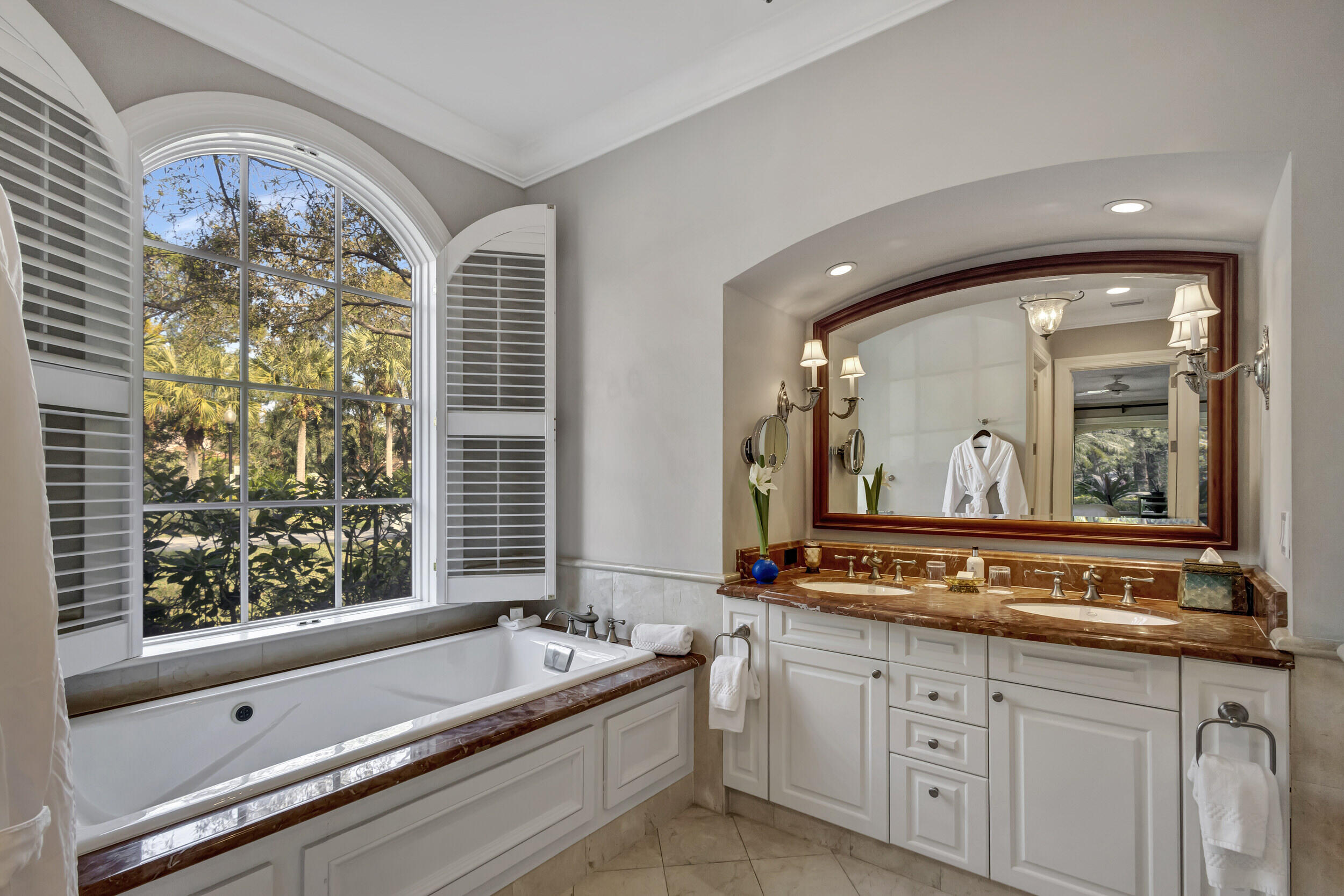 202 Royal Tern Court