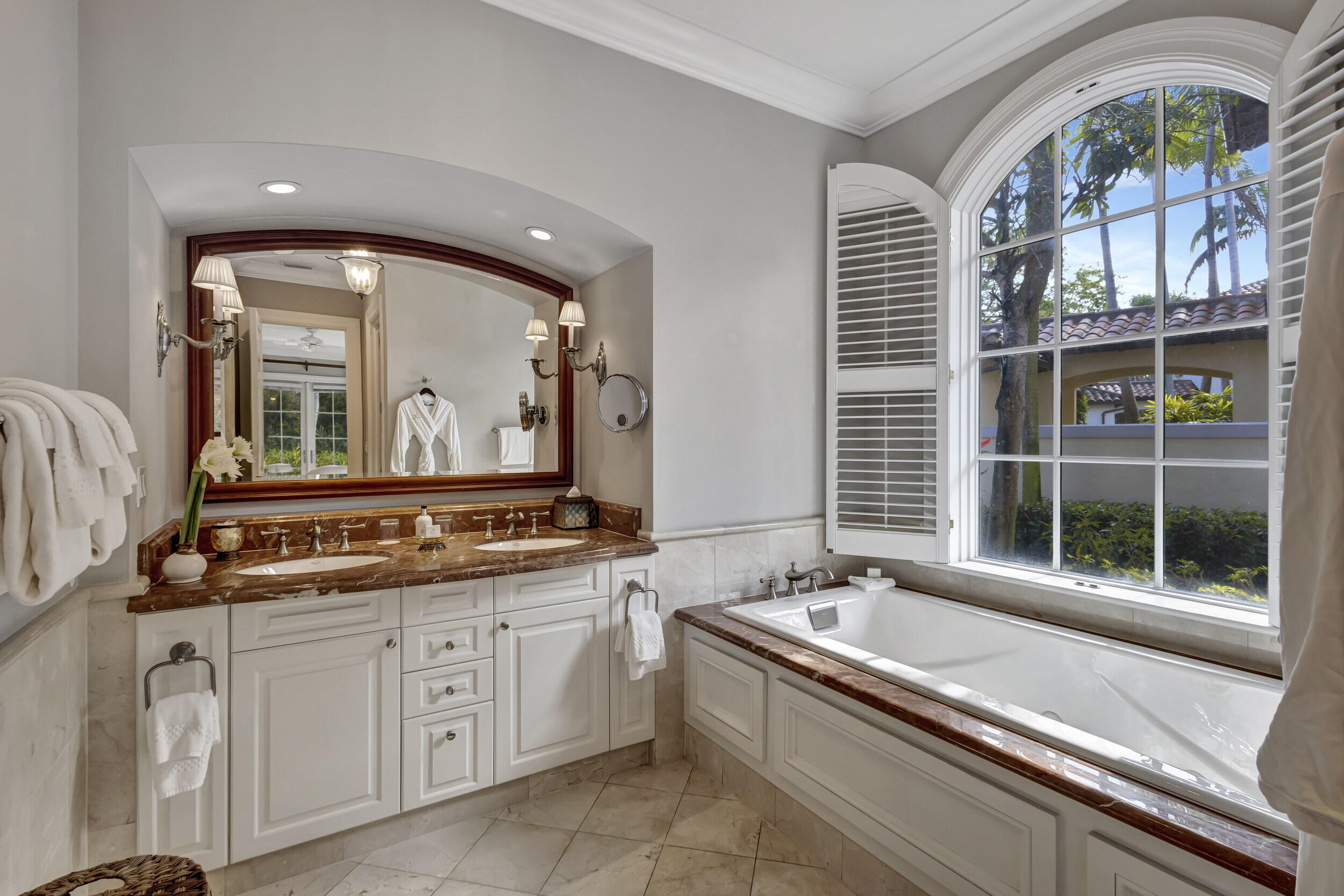202 Royal Tern Court