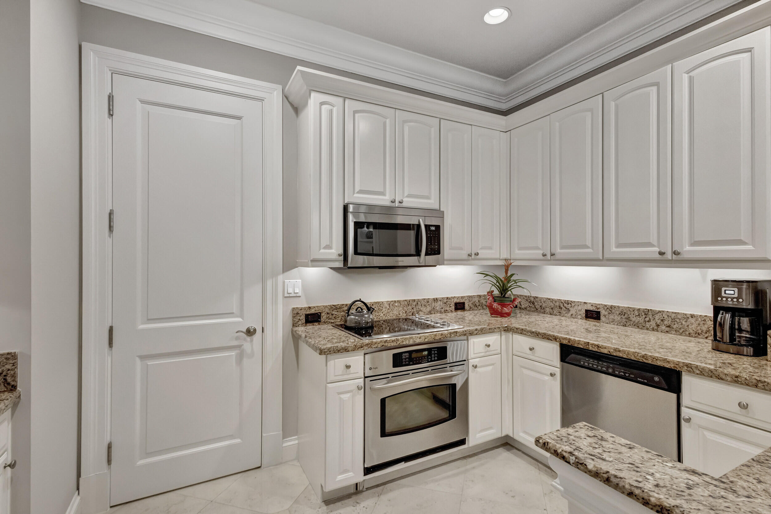 202 Royal Tern Court