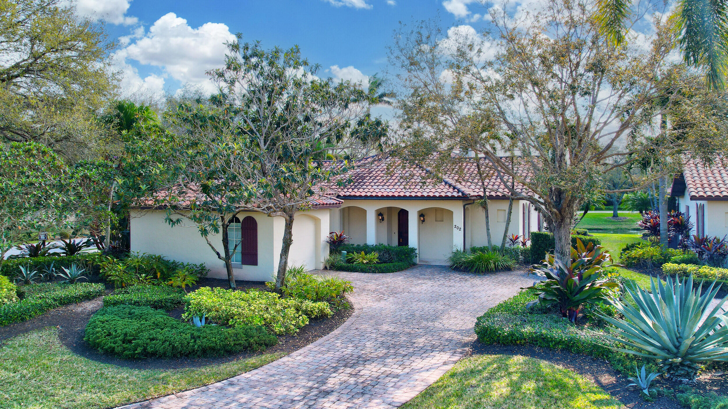 202 Royal Tern Court