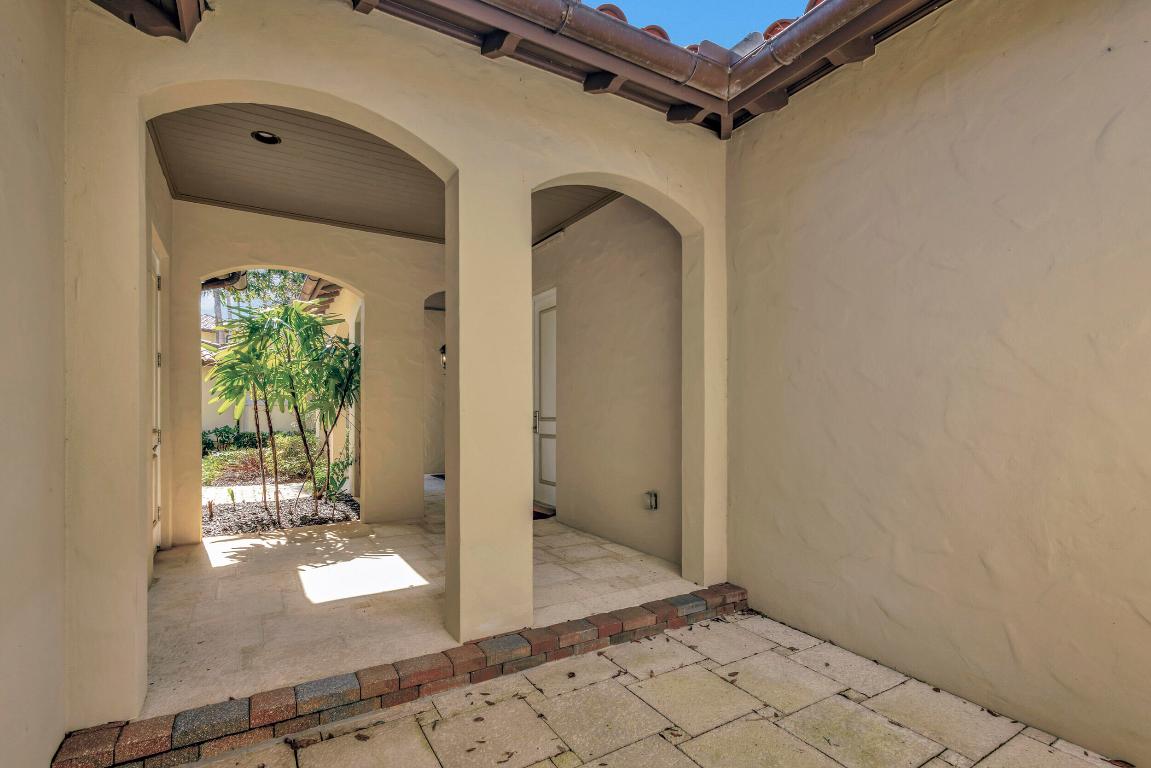 202 Royal Tern Court