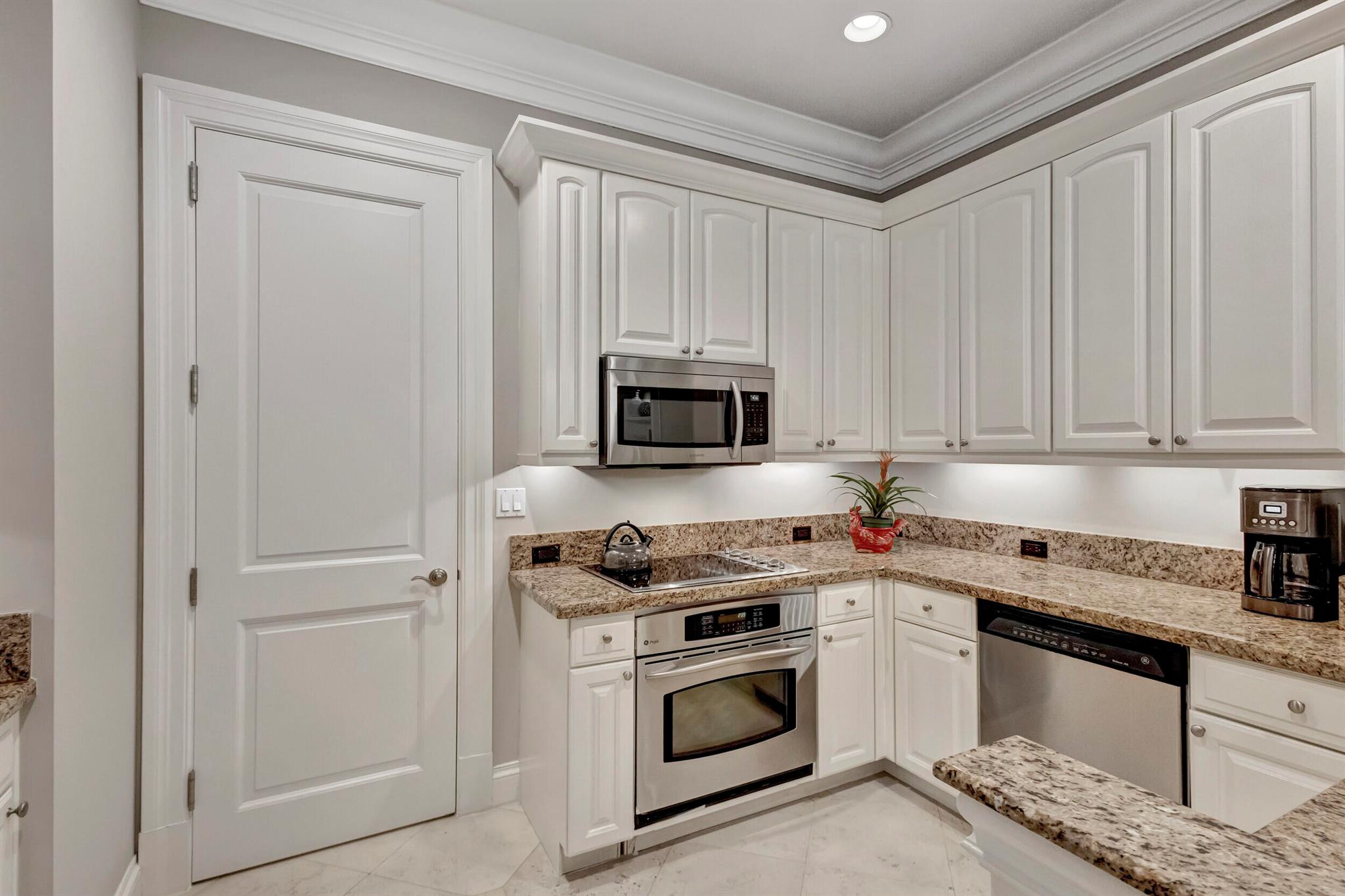 202 Royal Tern Court