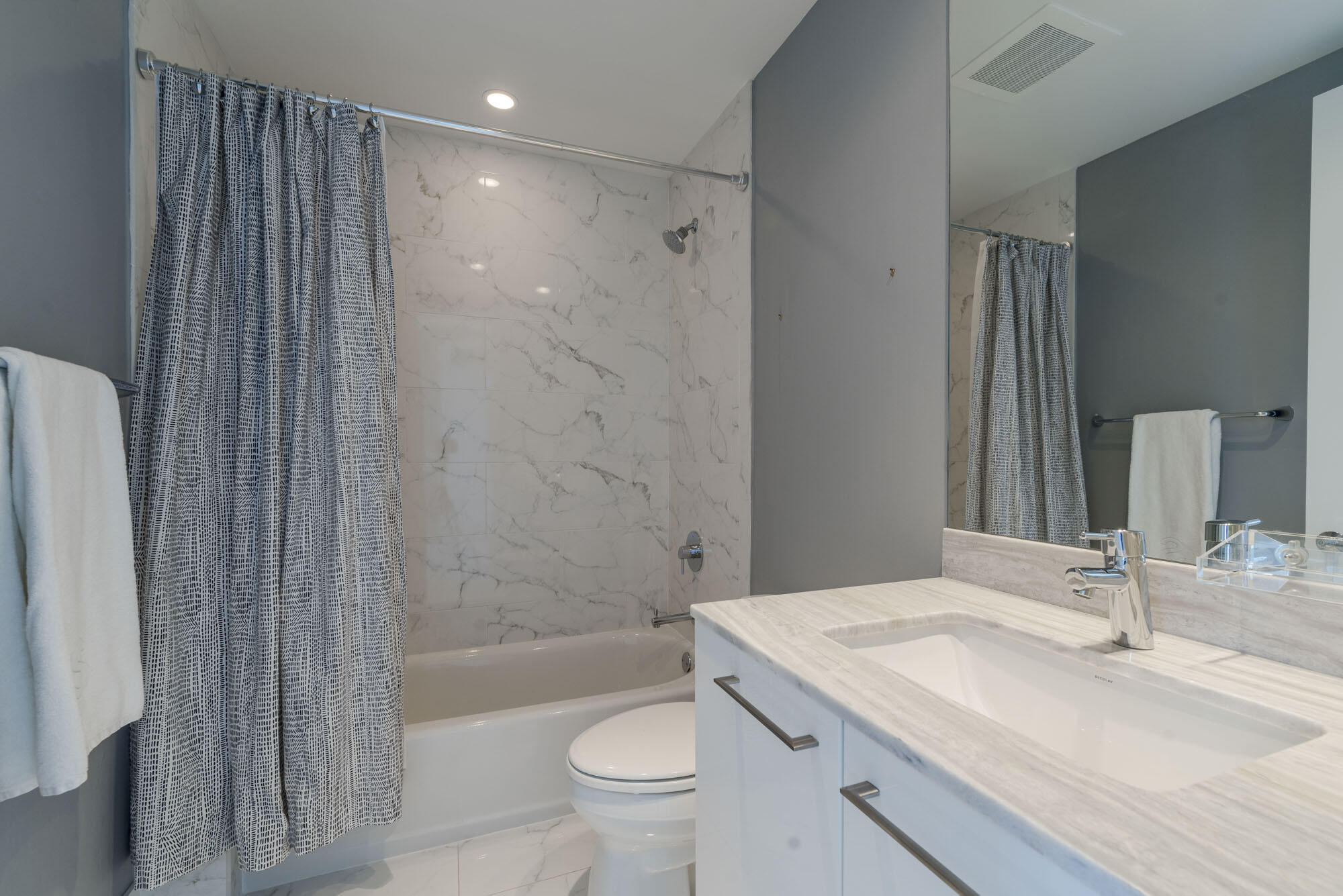 2 Water Club Way 1704