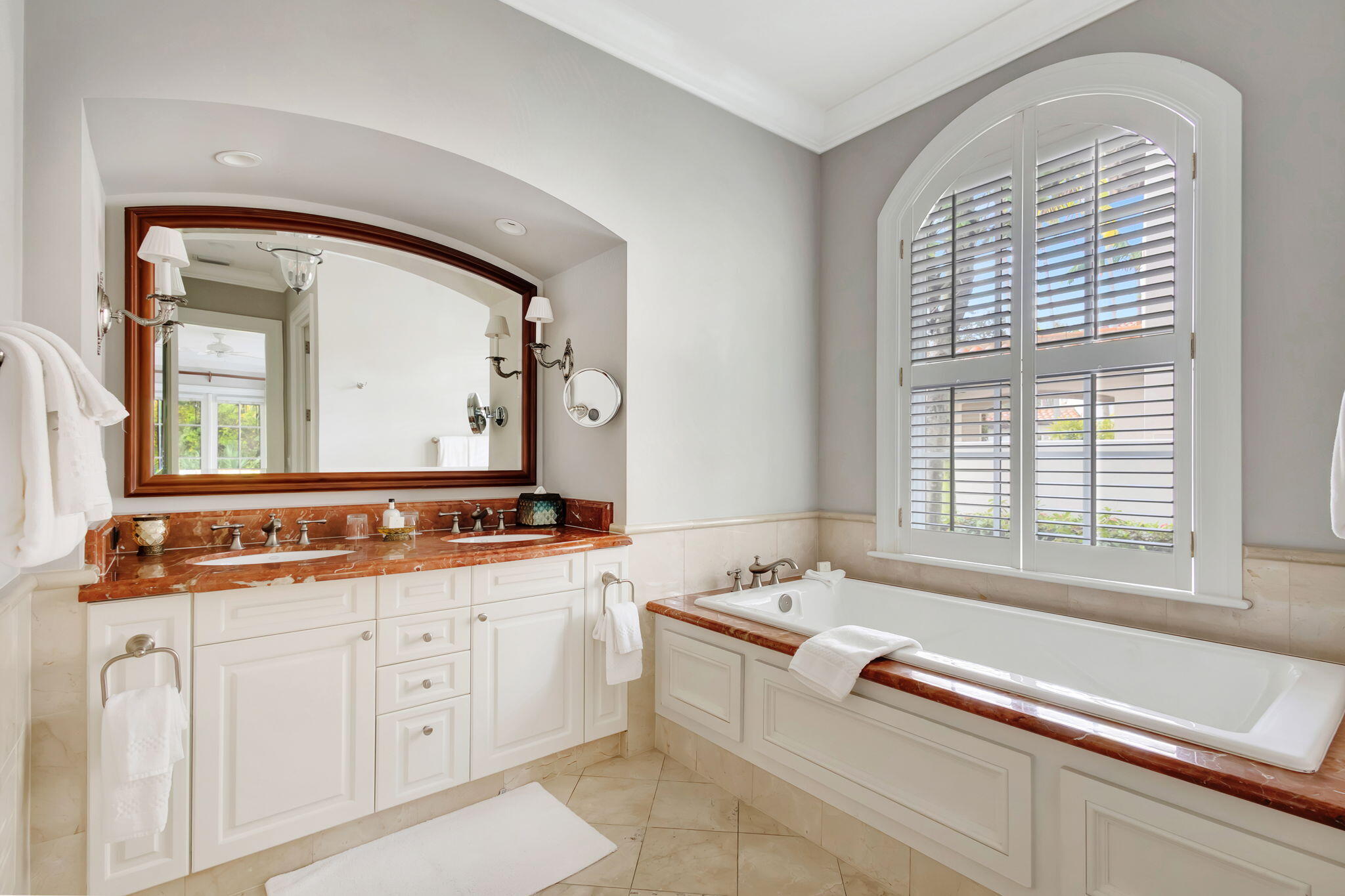 216 Royal Tern Court
