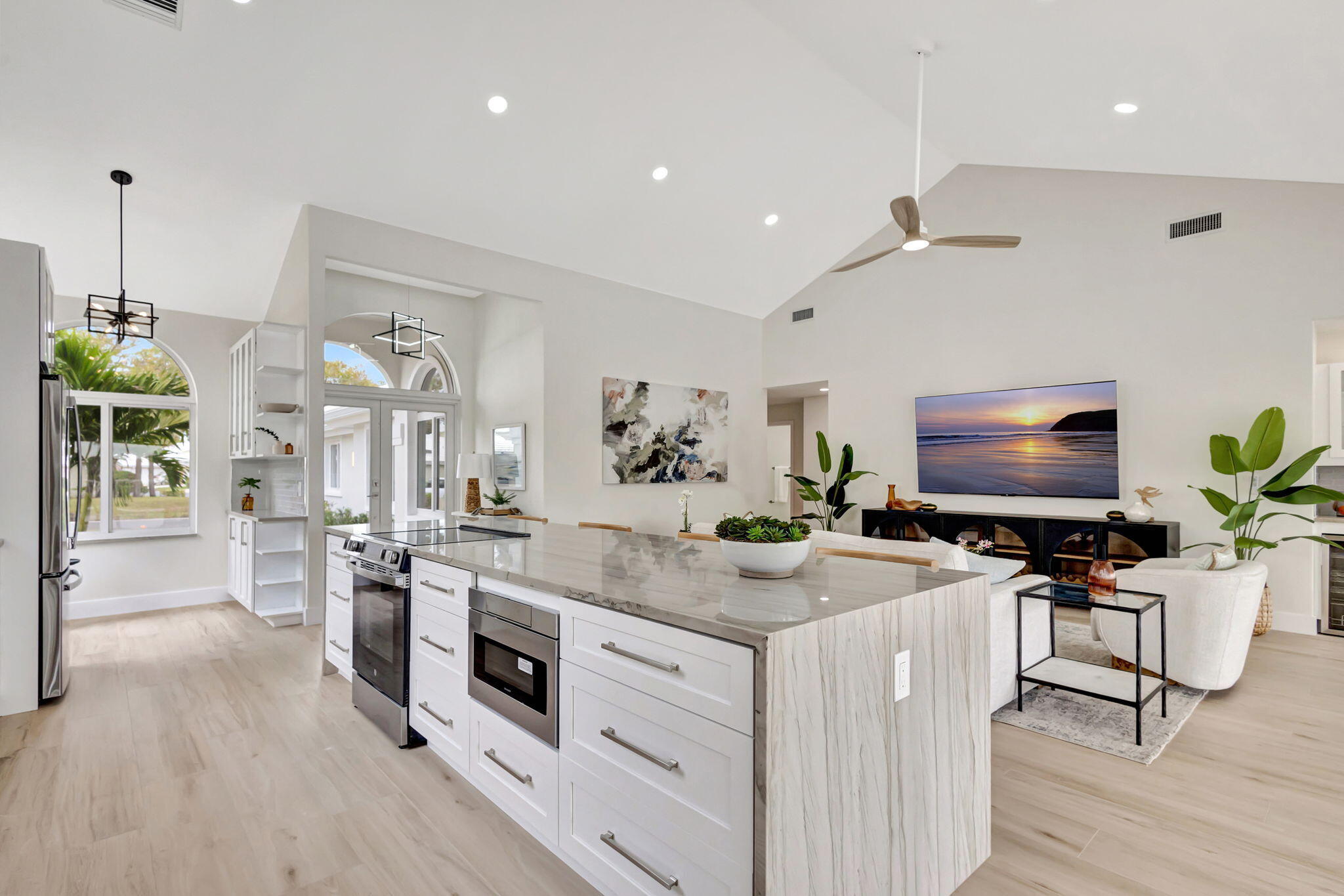 2286 Saratoga Bay Drive