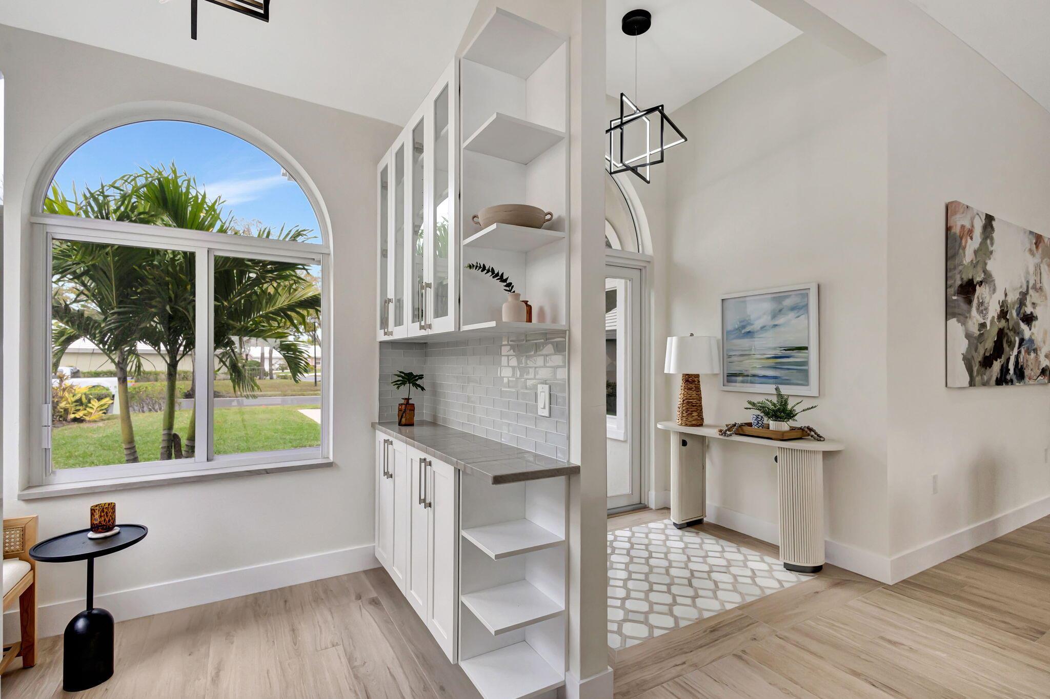 2286 Saratoga Bay Drive