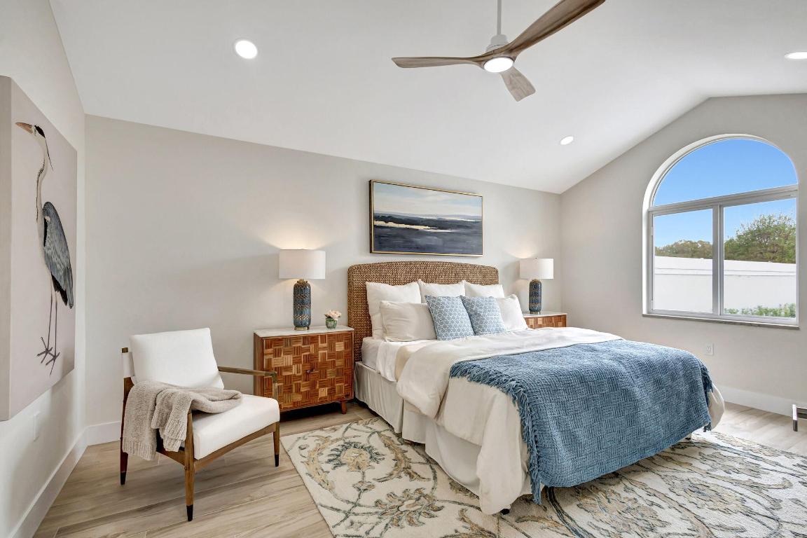 2286 Saratoga Bay Drive