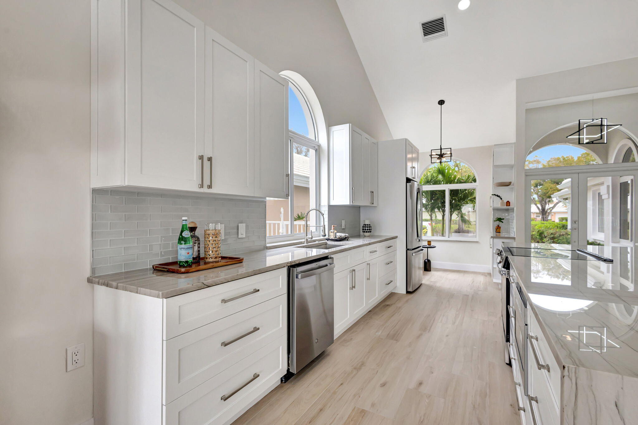 2286 Saratoga Bay Drive