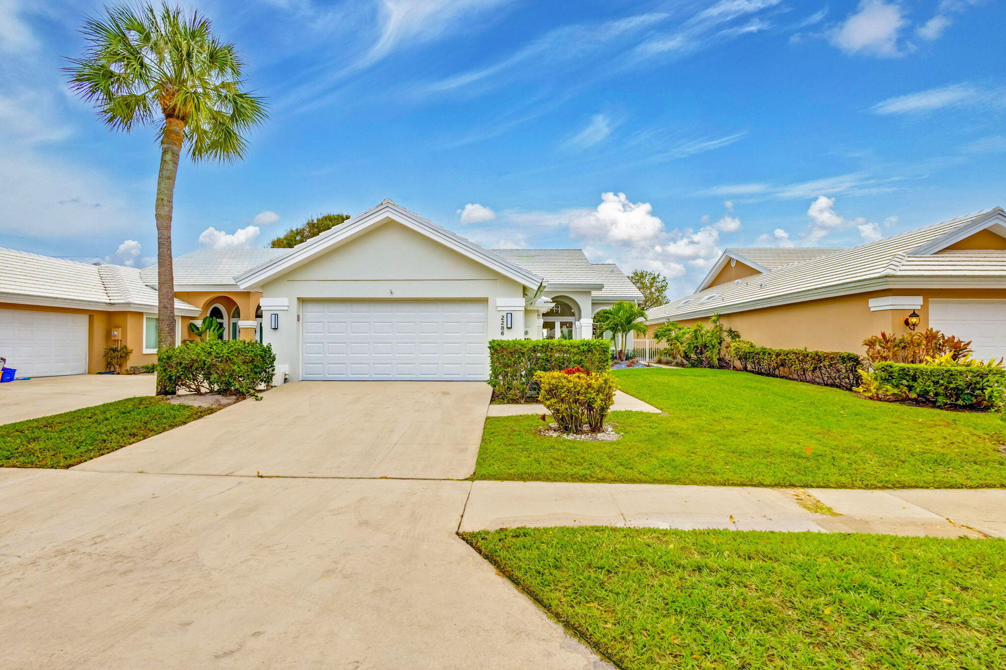 2286 Saratoga Bay Drive