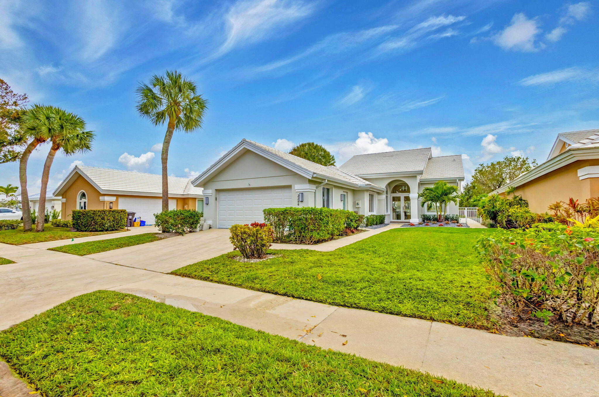 2286 Saratoga Bay Drive